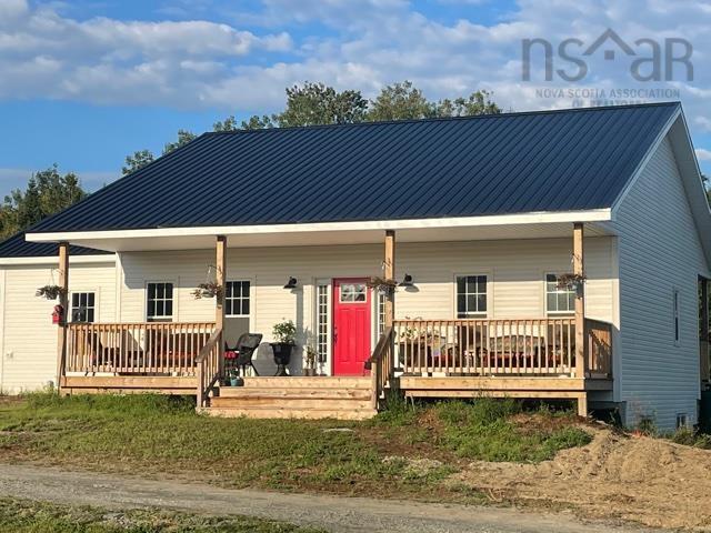 $949,900.00: 663 Cross 3 Road, Mount Uniacke