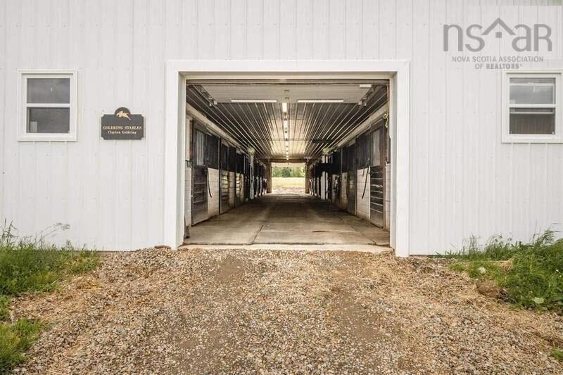 $949,900.00: 663 Cross 3 Road, Mount Uniacke