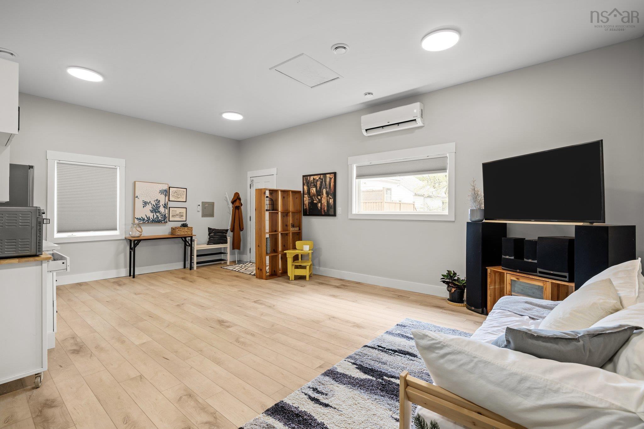 $1,200,000.00: 6283-6285-6287 London Street, Halifax