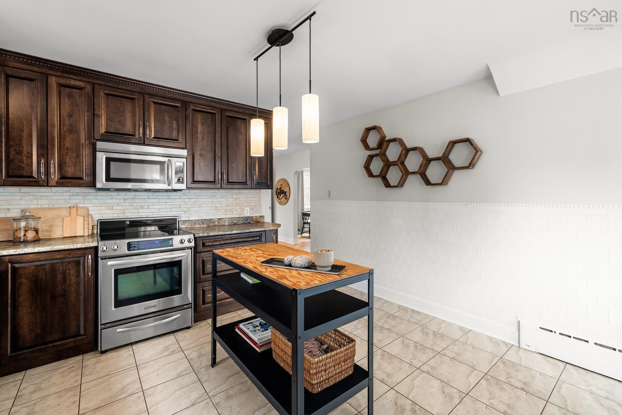 $1,200,000.00: 6283-6285-6287 London Street, Halifax