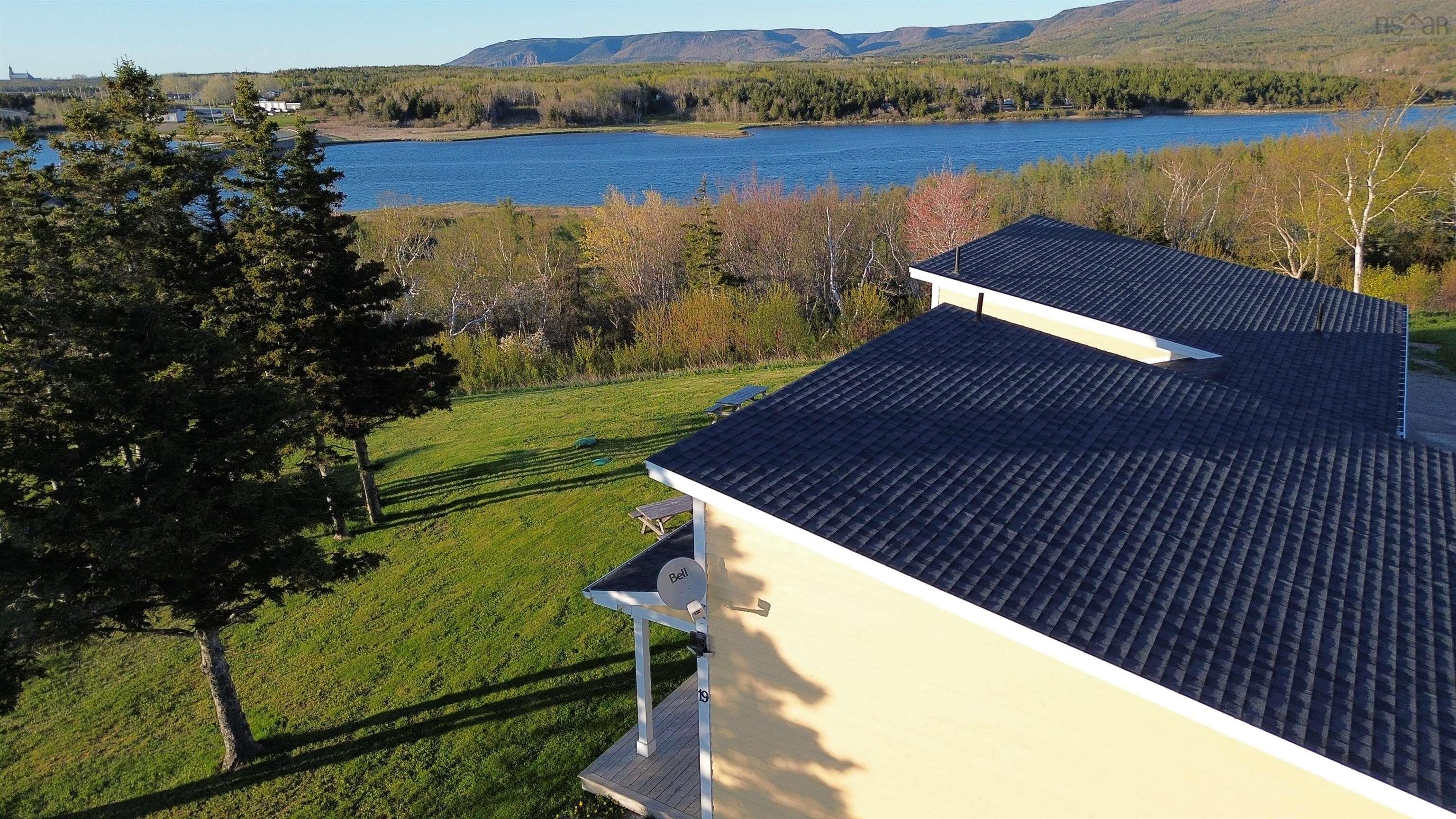 $1,100,000.00: 15 & 17 Chemin Pond du Bras Road, Point Cross