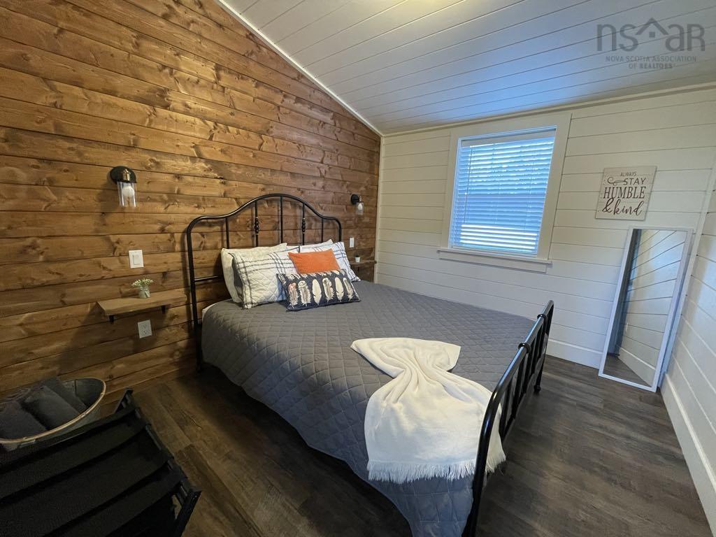 $1,100,000.00: 15 & 17 Chemin Pond du Bras Road, Point Cross