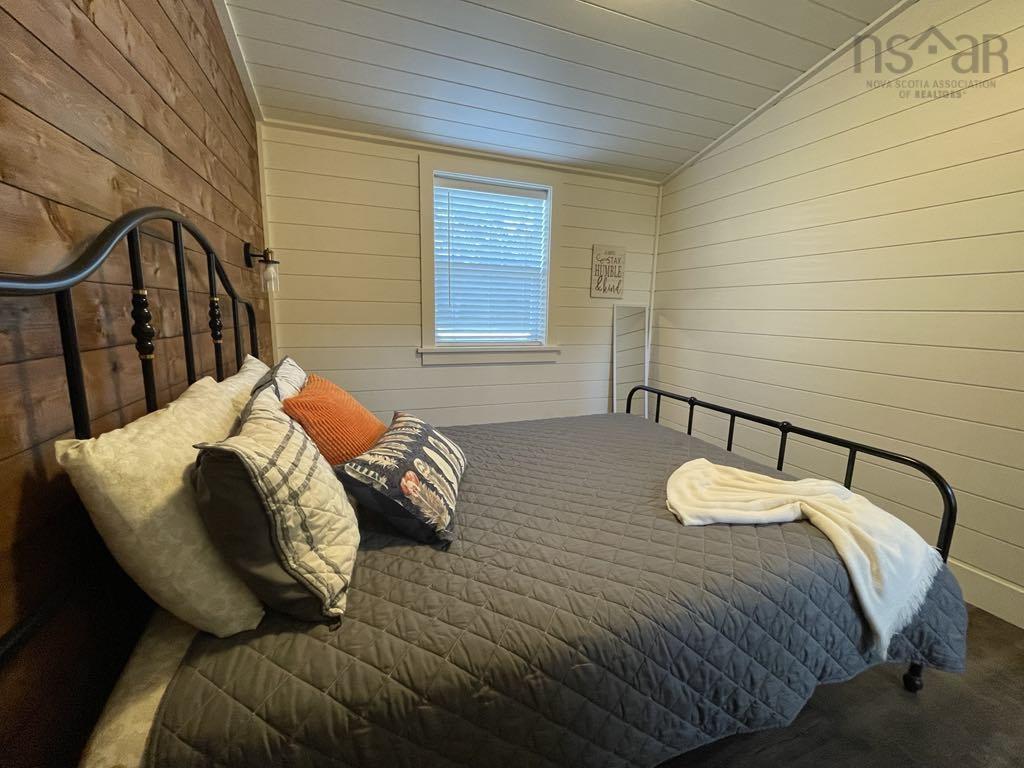 $1,100,000.00: 15 & 17 Chemin Pond du Bras Road, Point Cross