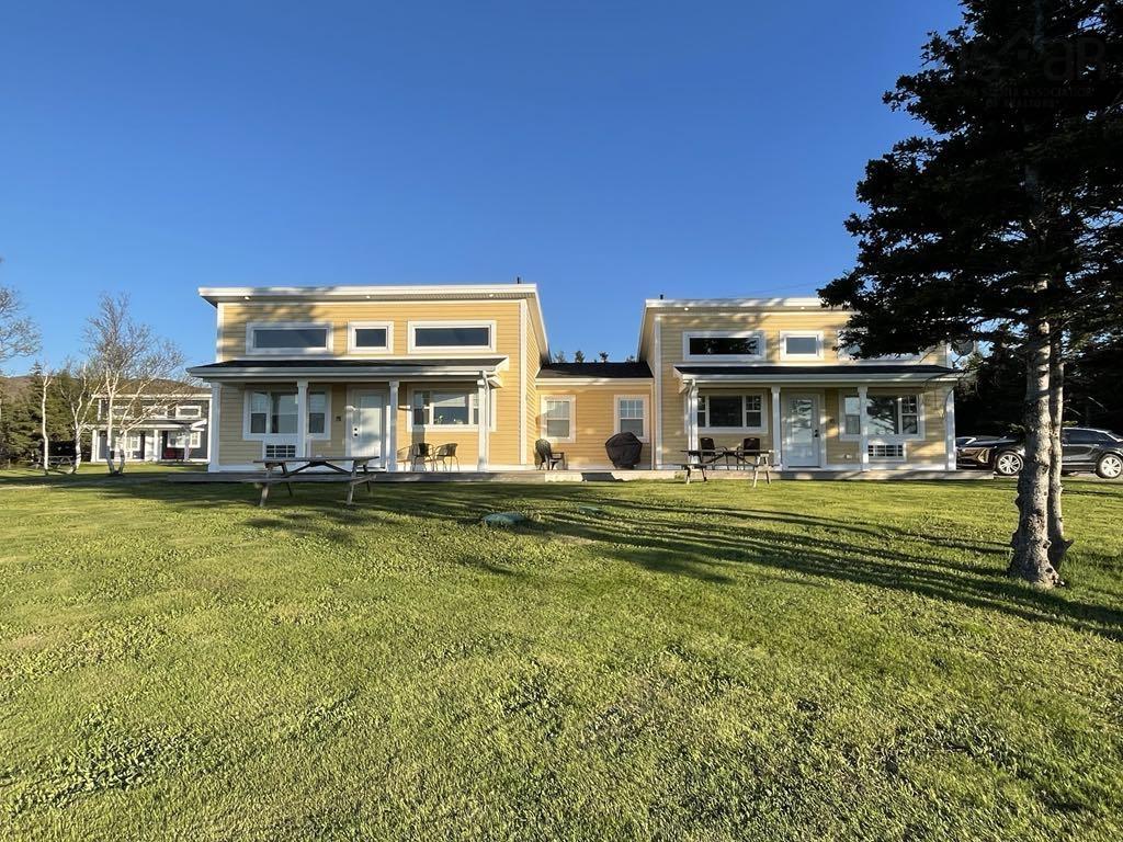 $1,100,000.00: 15 & 17 Chemin Pond du Bras Road, Point Cross