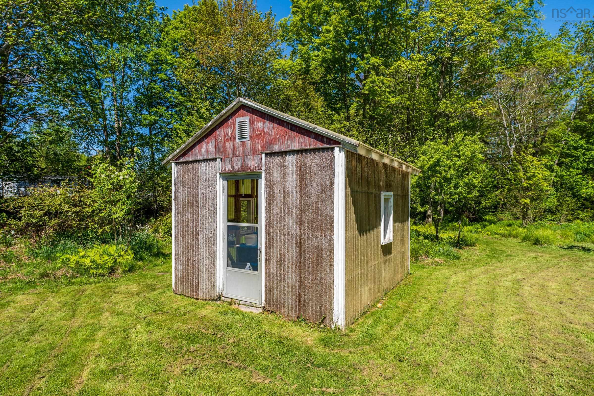 $289,900.00: 9997 Highway 1, Marshalltown