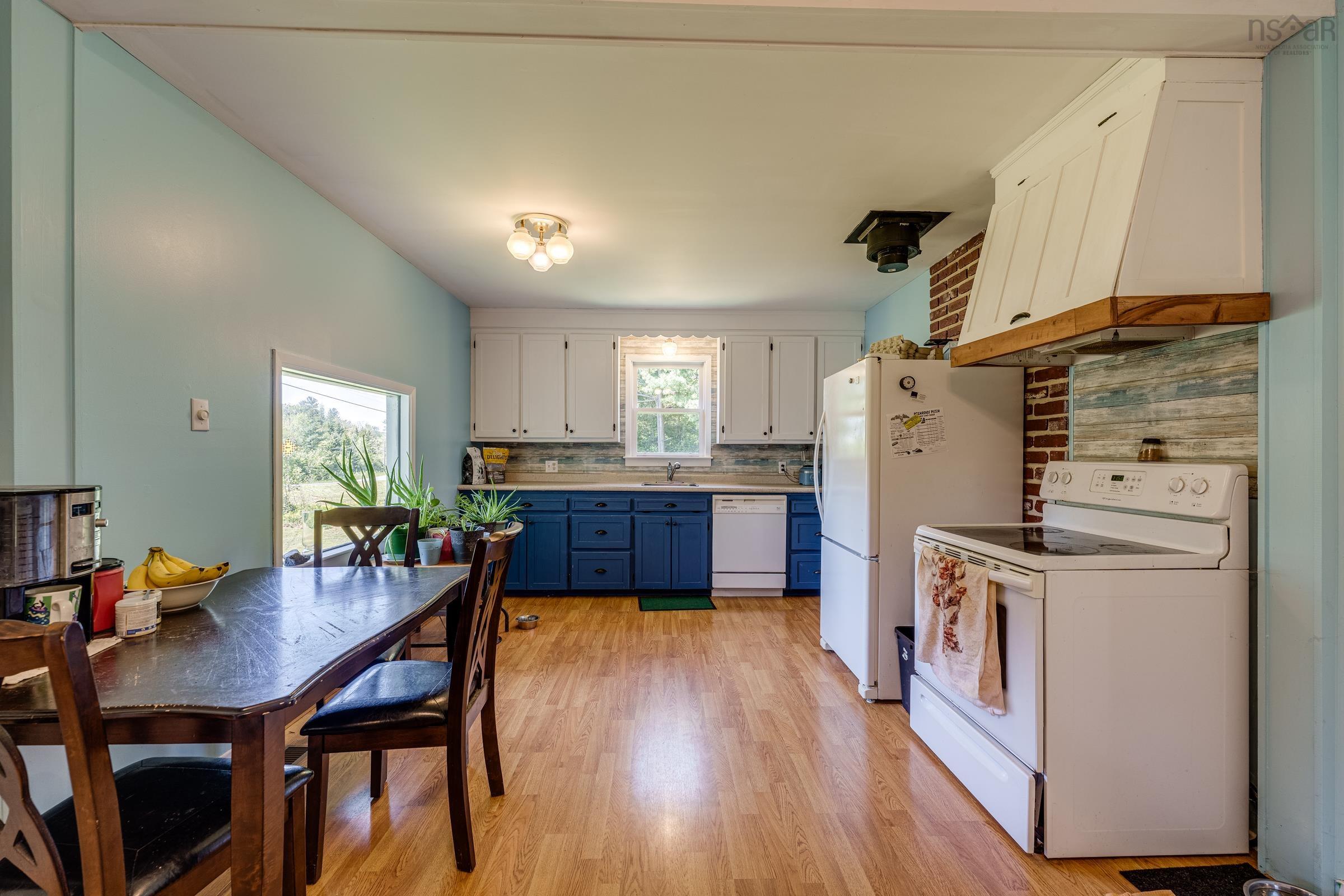 $289,900.00: 9997 Highway 1, Marshalltown