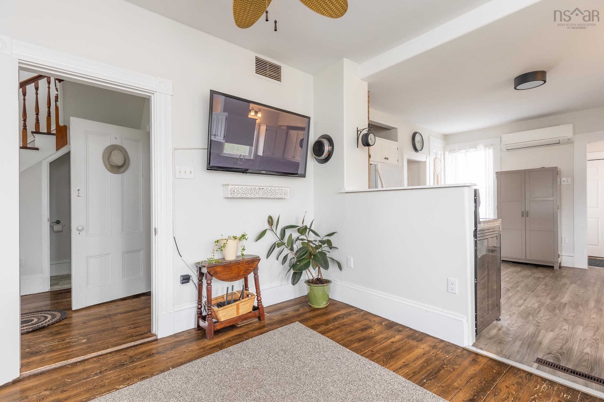 $399,000.00: 413 Pleasant Street, Yarmouth