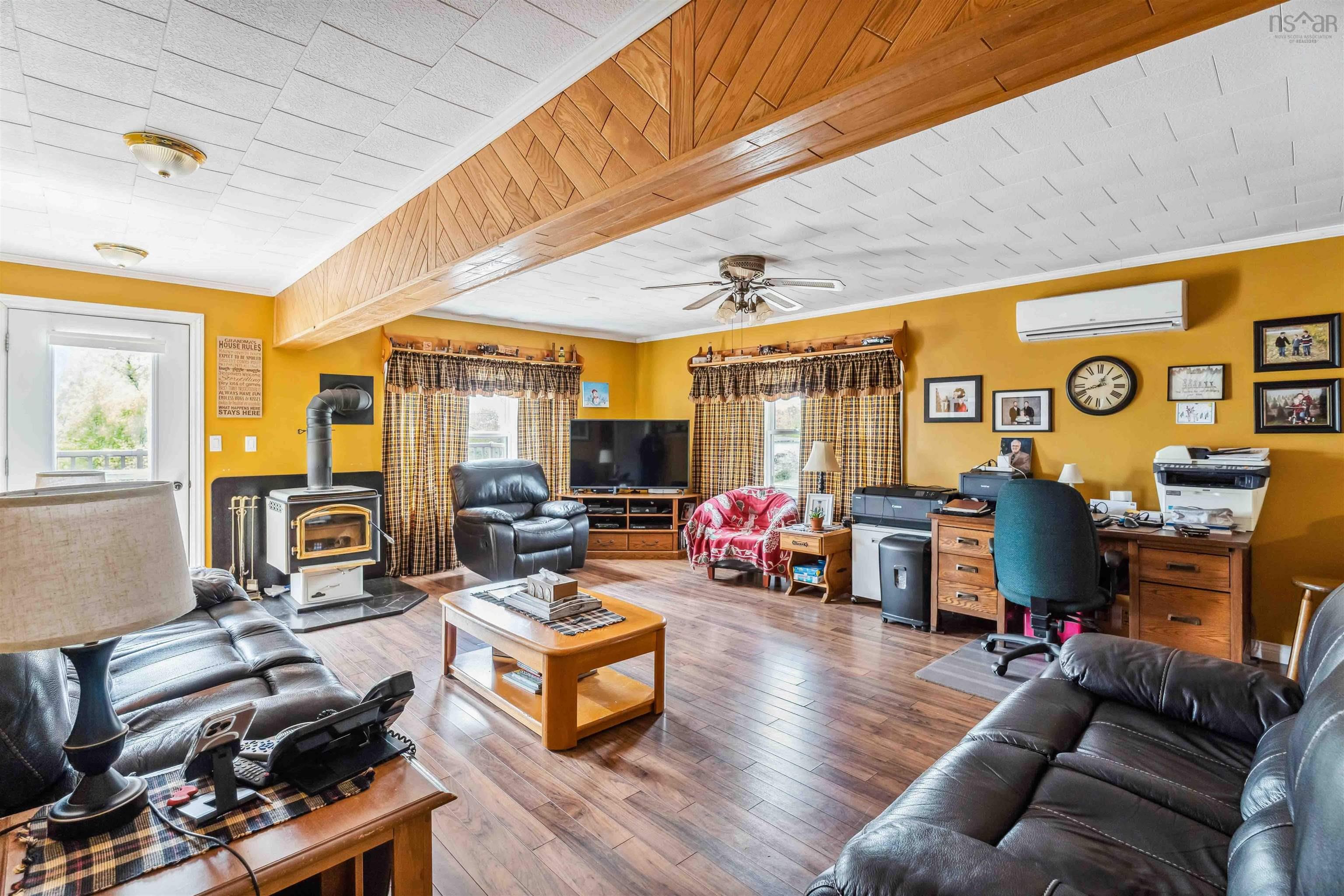 $850,000.00: 4706 Highway 340, Havelock