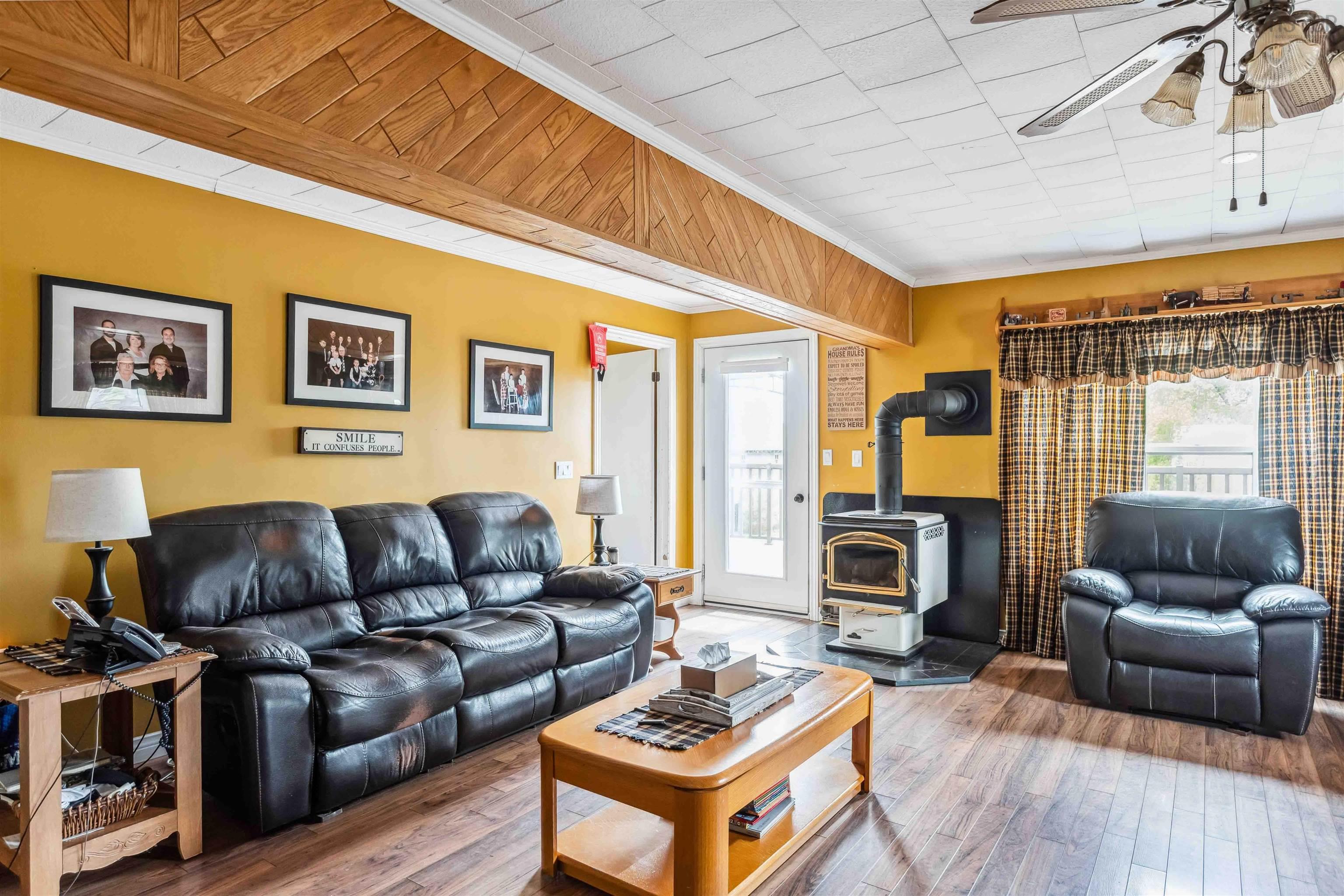 $850,000.00: 4706 Highway 340, Havelock