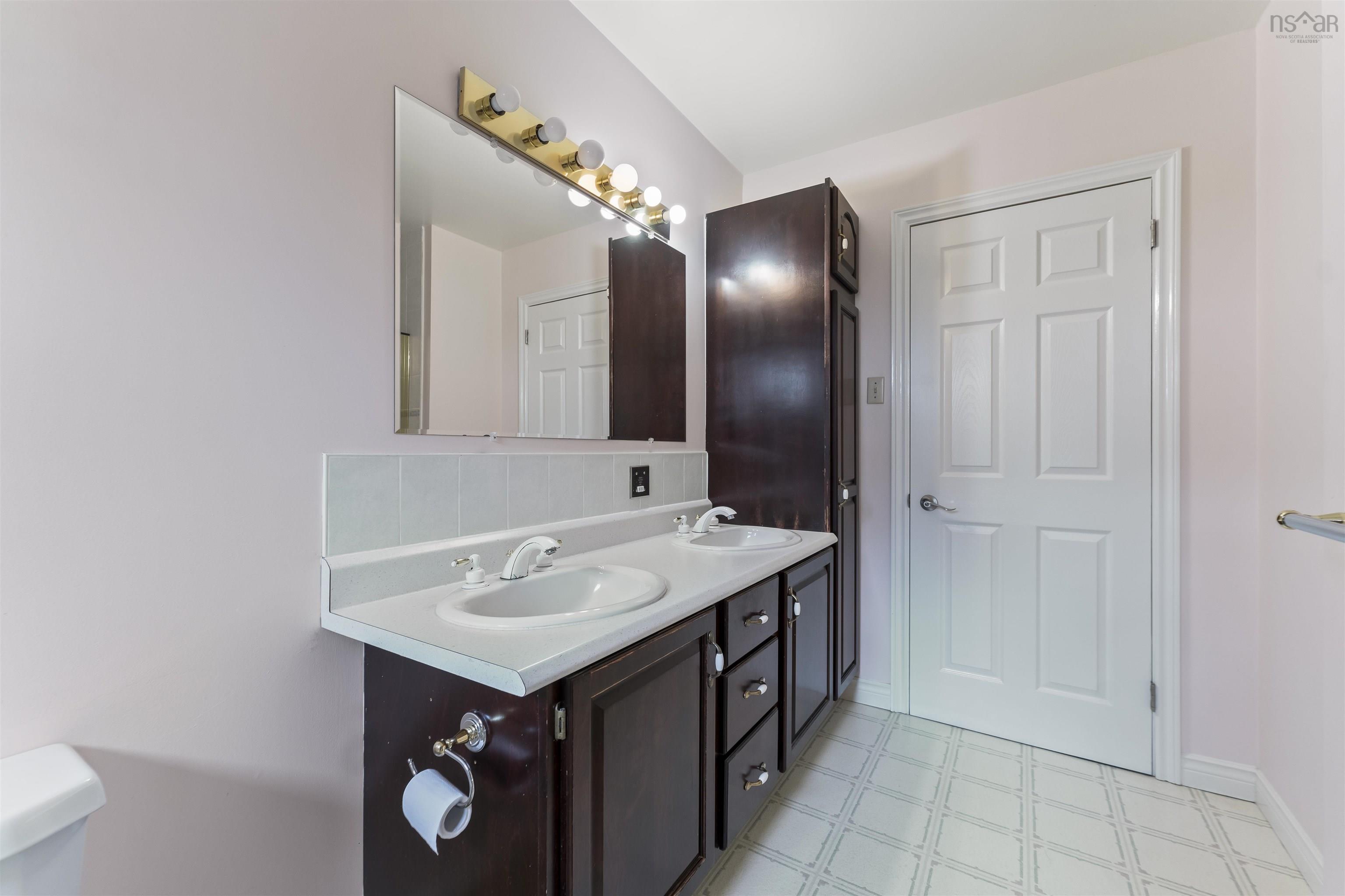 $699,900.00: 118 Silver Birch Drive, Hubley