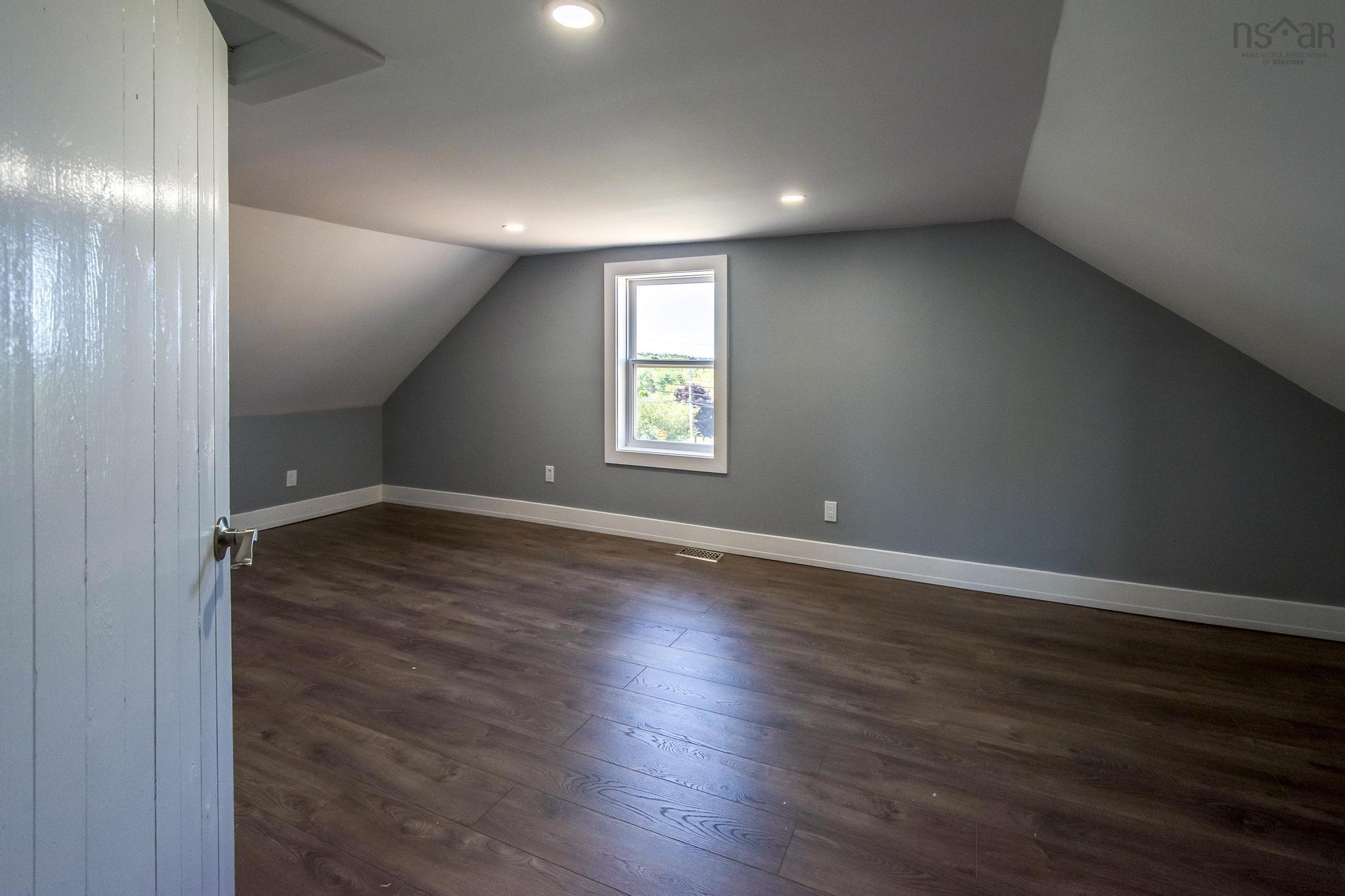 $275,000.00: 3597 Second Division Road, Concession