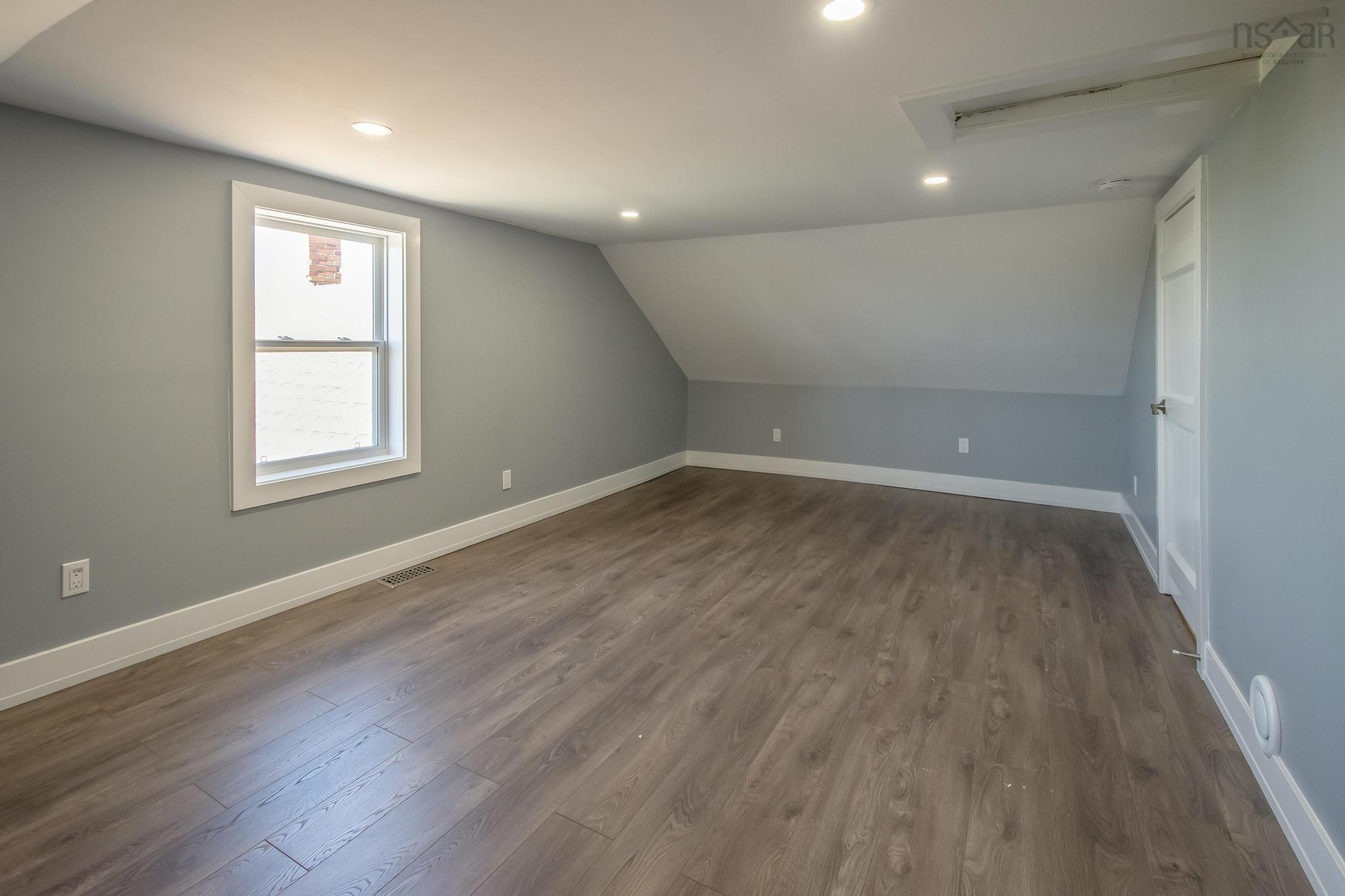 $275,000.00: 3597 Second Division Road, Concession