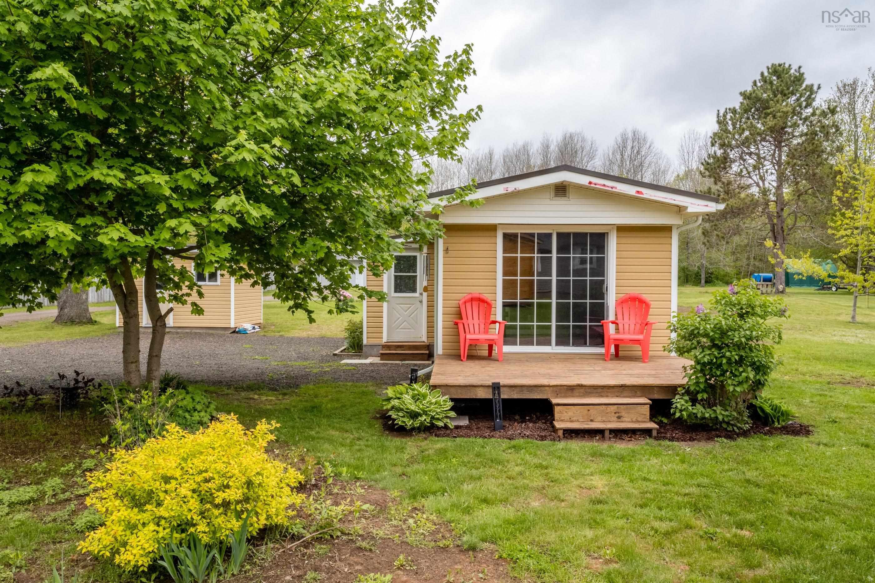 $429,900.00: 14537-14539 Highway 1, Wilmot