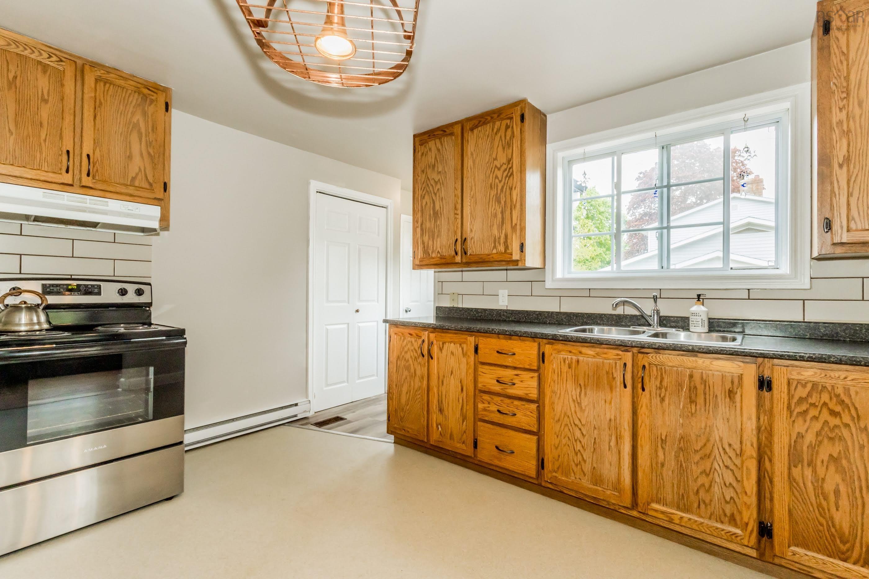 $429,900.00: 14537-14539 Highway 1, Wilmot