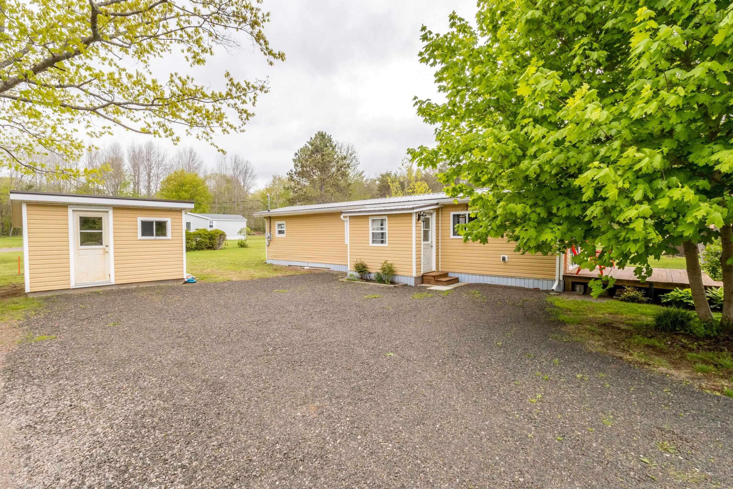 $429,900.00: 14537-14539 Highway 1, Wilmot