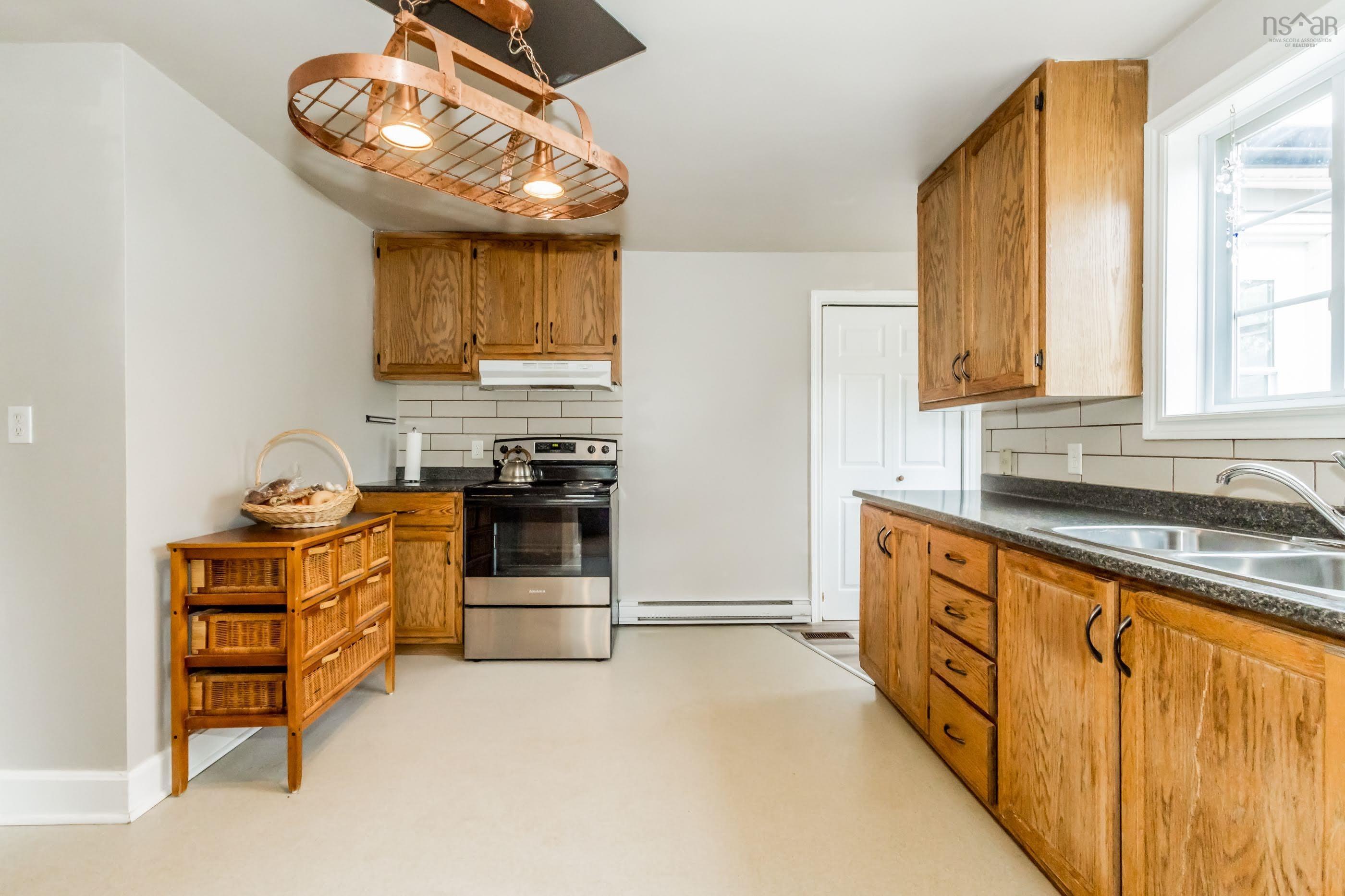 $429,900.00: 14537-14539 Highway 1, Wilmot
