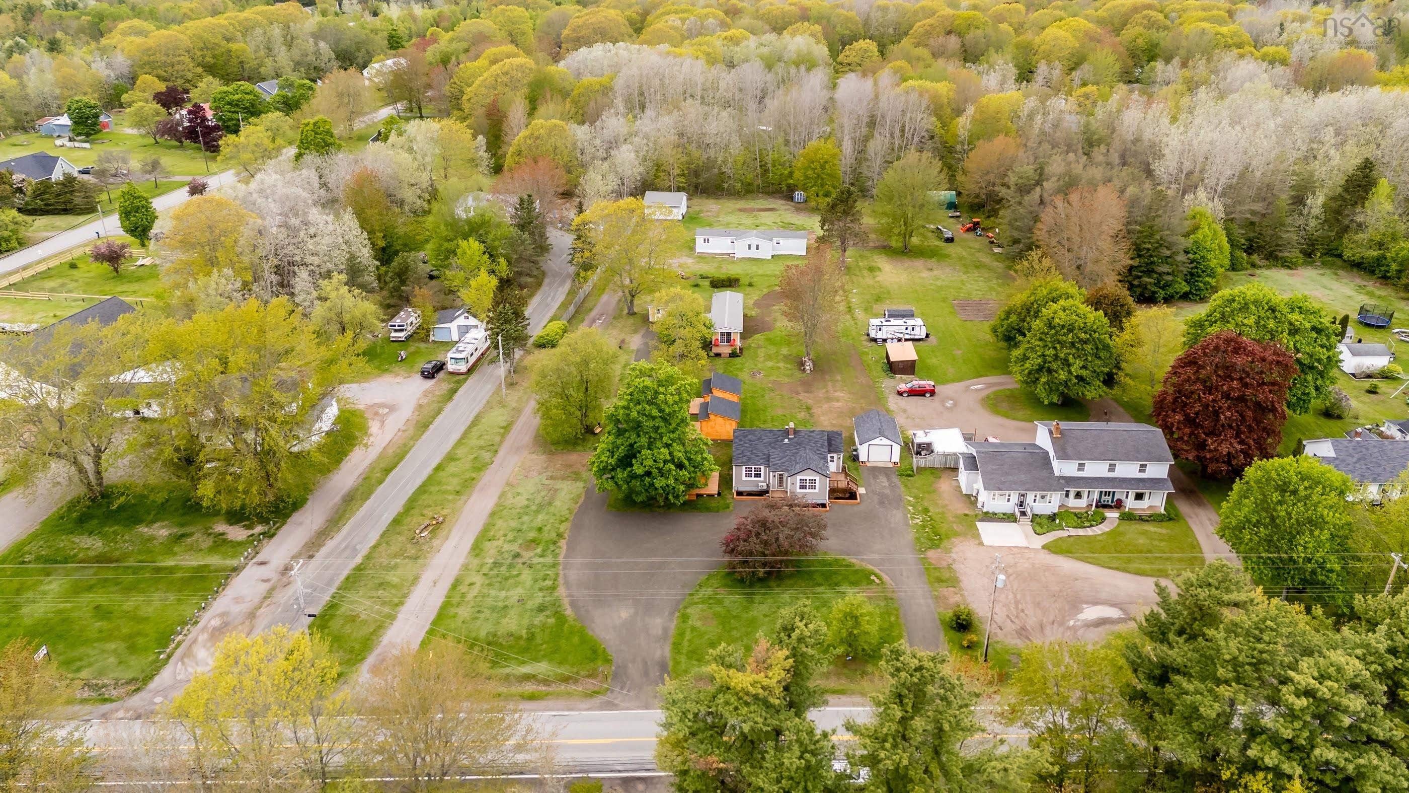 $429,900.00: 14537-14539 Highway 1, Wilmot