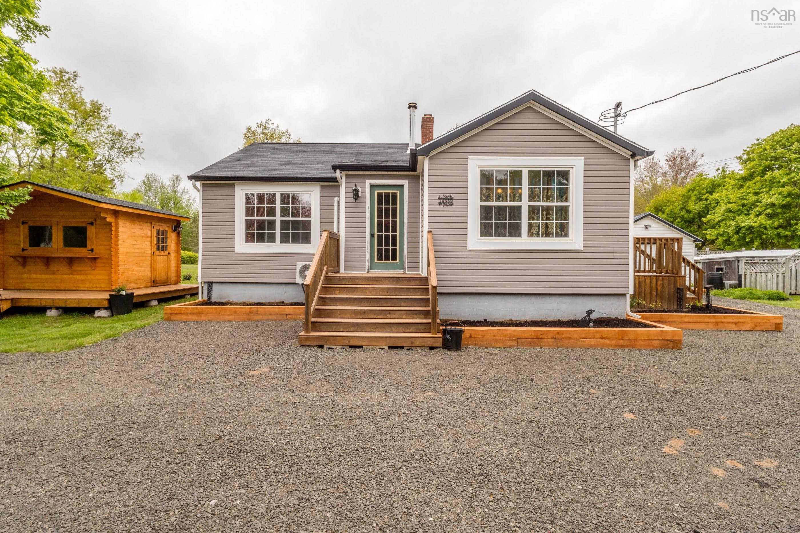 $429,900.00: 14537-14539 Highway 1, Wilmot