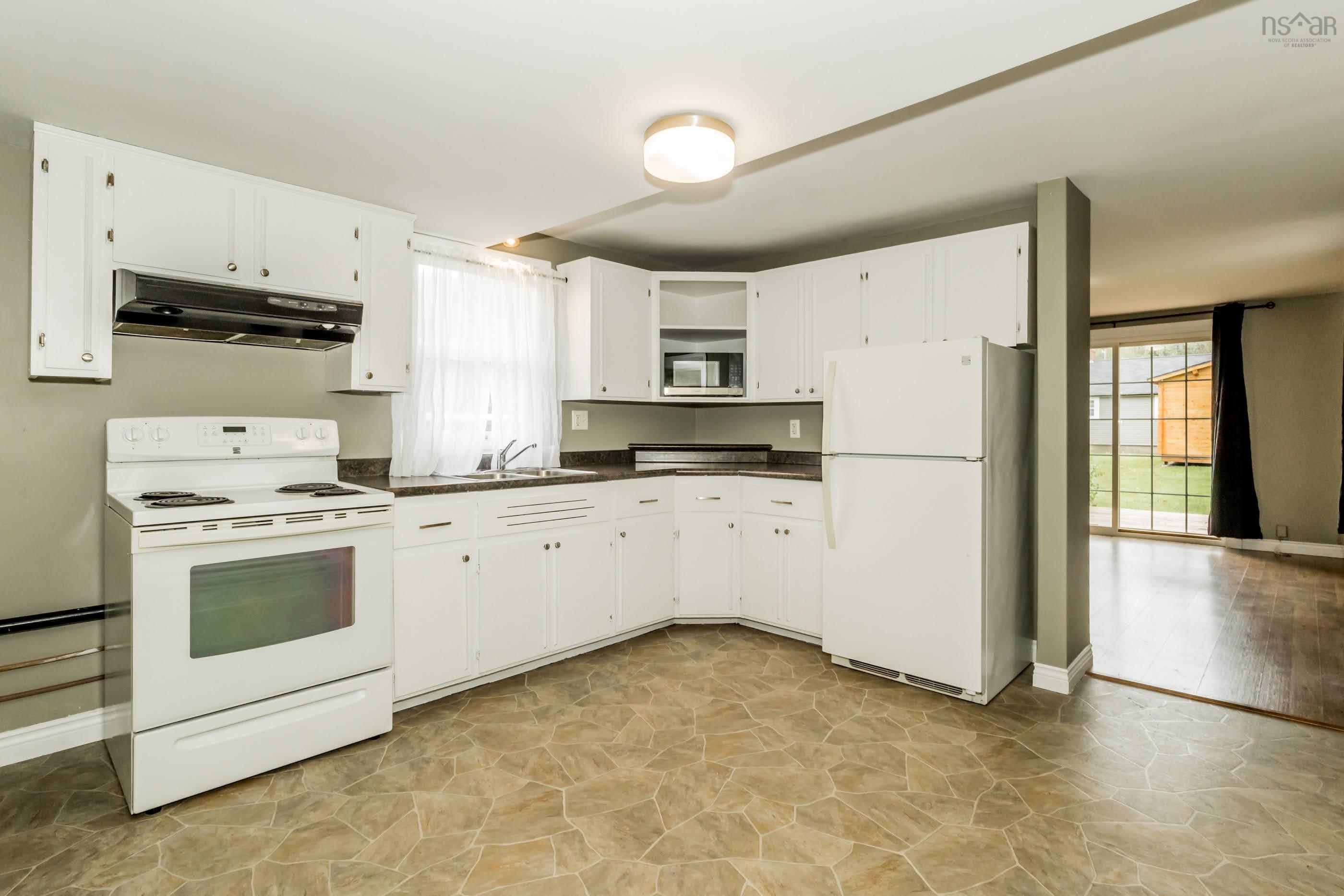 $429,900.00: 14537-14539 Highway 1, Wilmot
