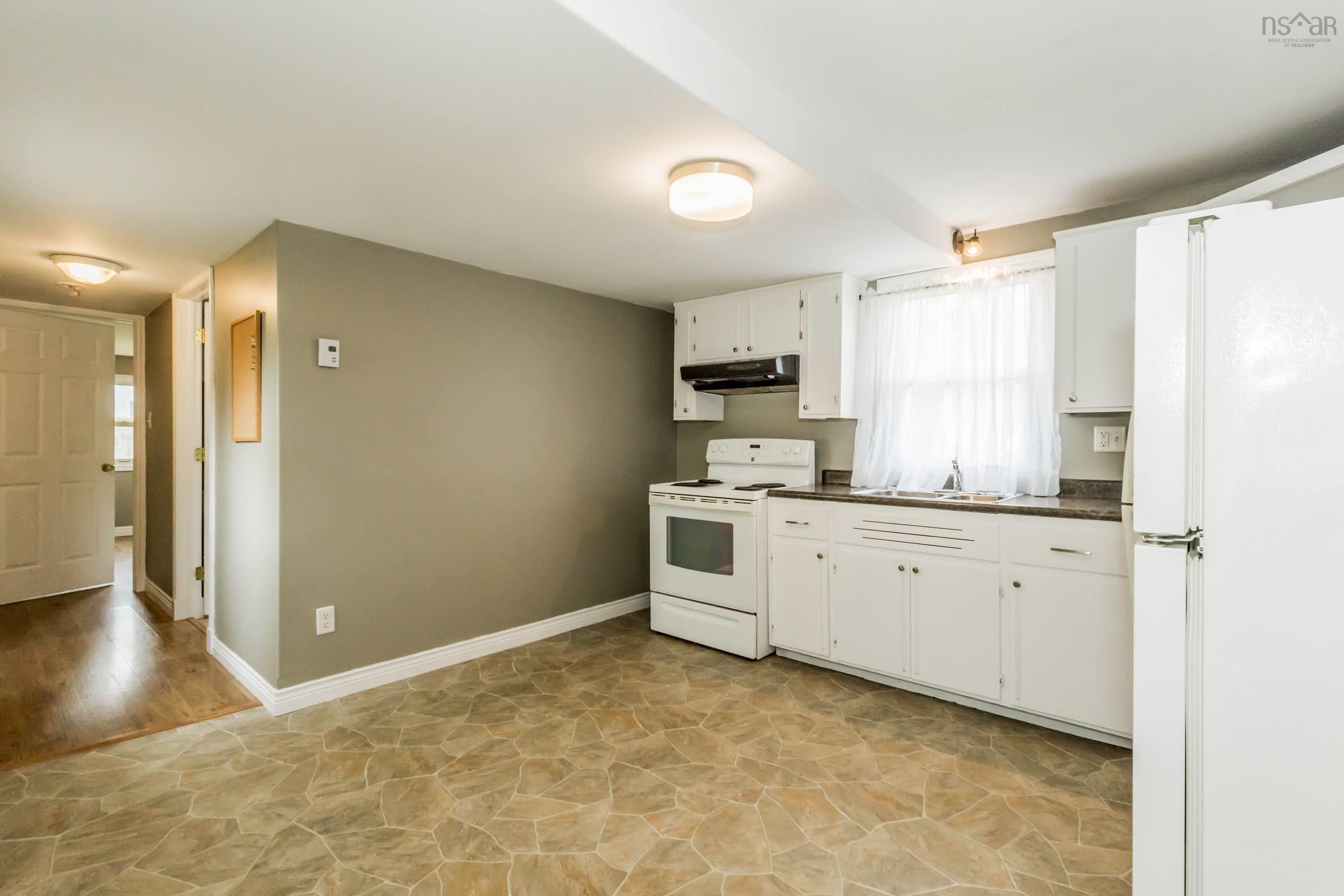$429,900.00: 14537-14539 Highway 1, Wilmot