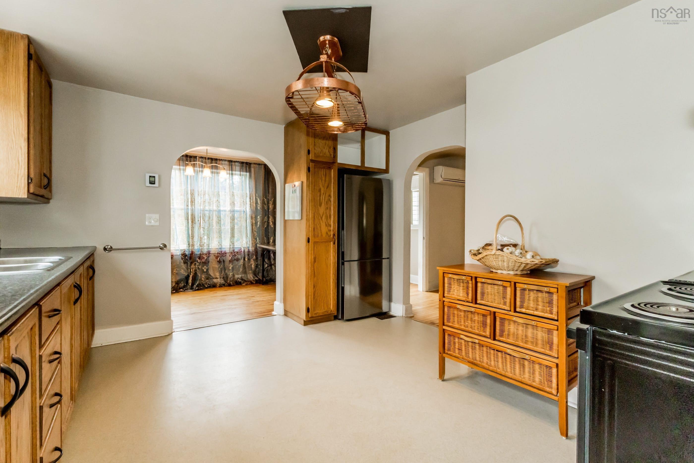 $429,900.00: 14537-14539 Highway 1, Wilmot