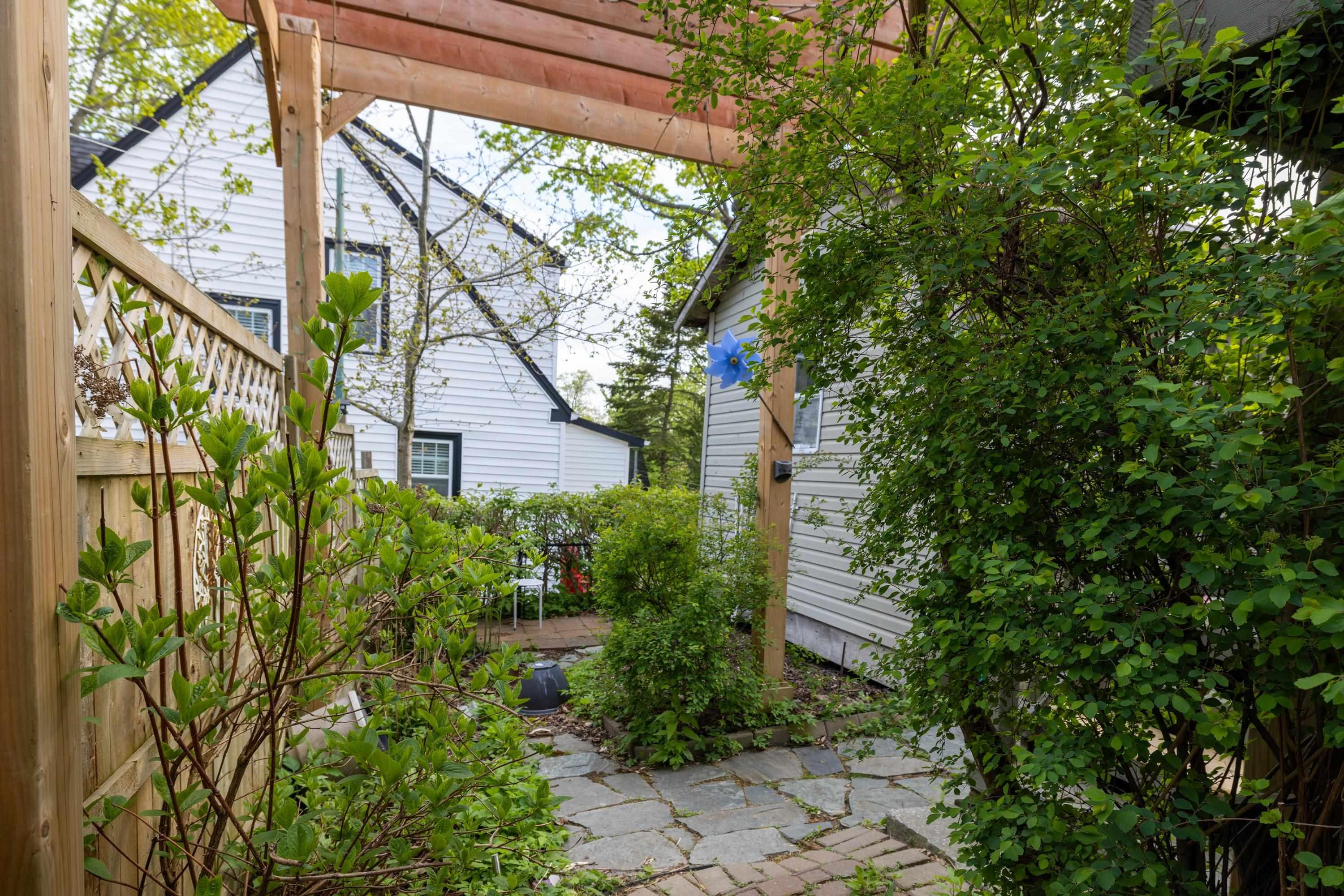 $639,900.00: 282 Portland Street, Dartmouth