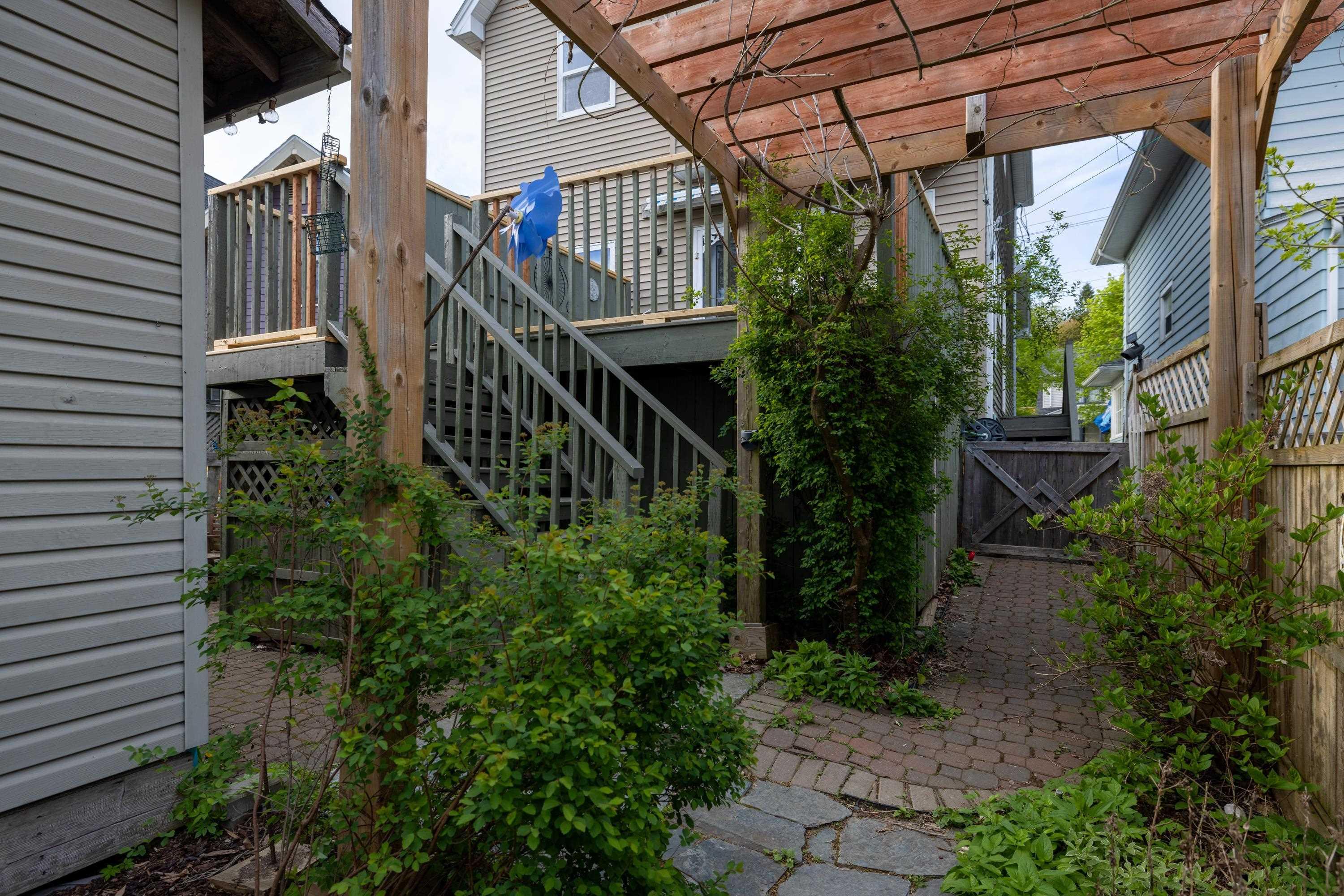 $639,900.00: 282 Portland Street, Dartmouth