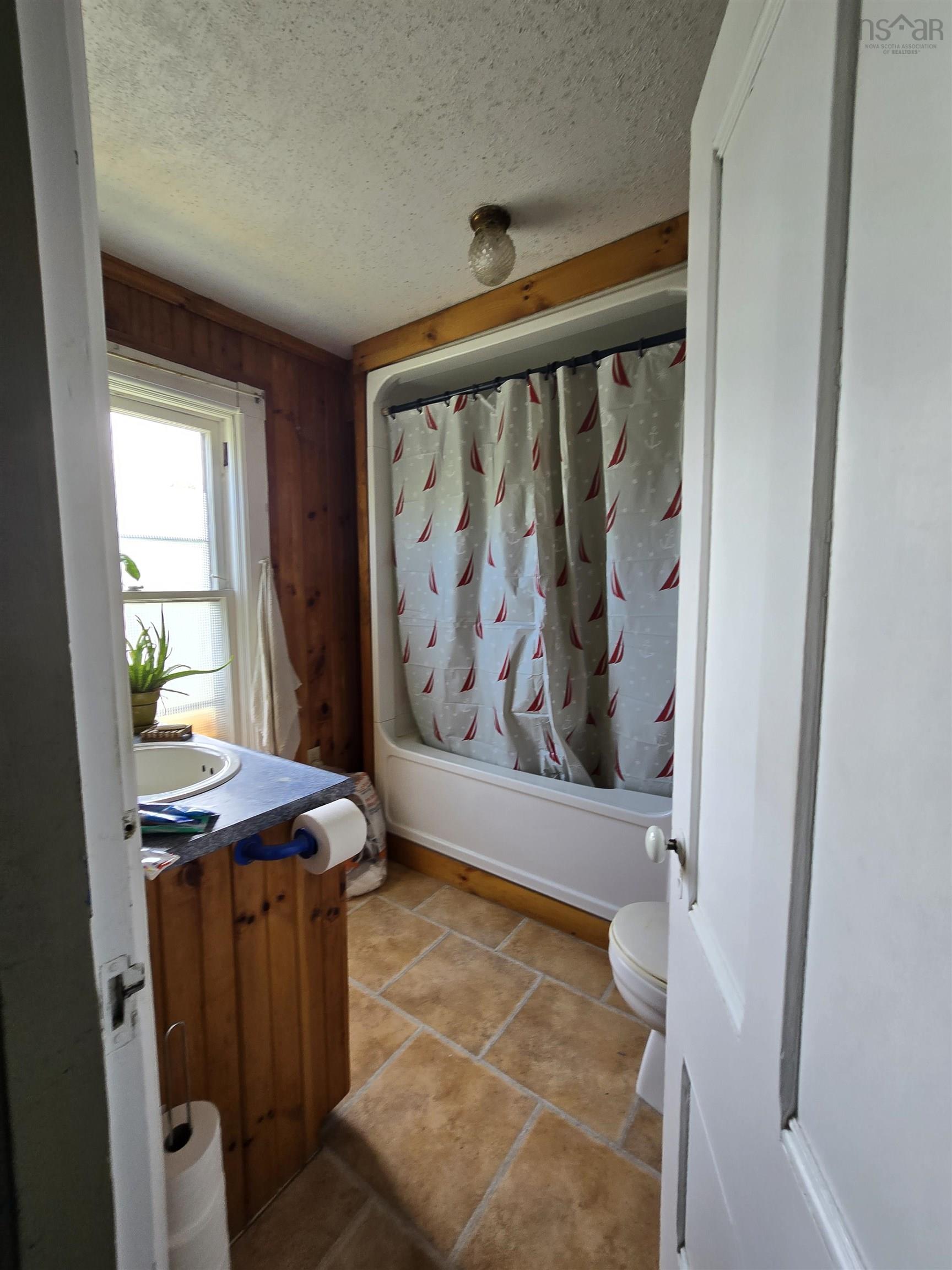 $249,900.00: 63 Elm Street, Bridgewater