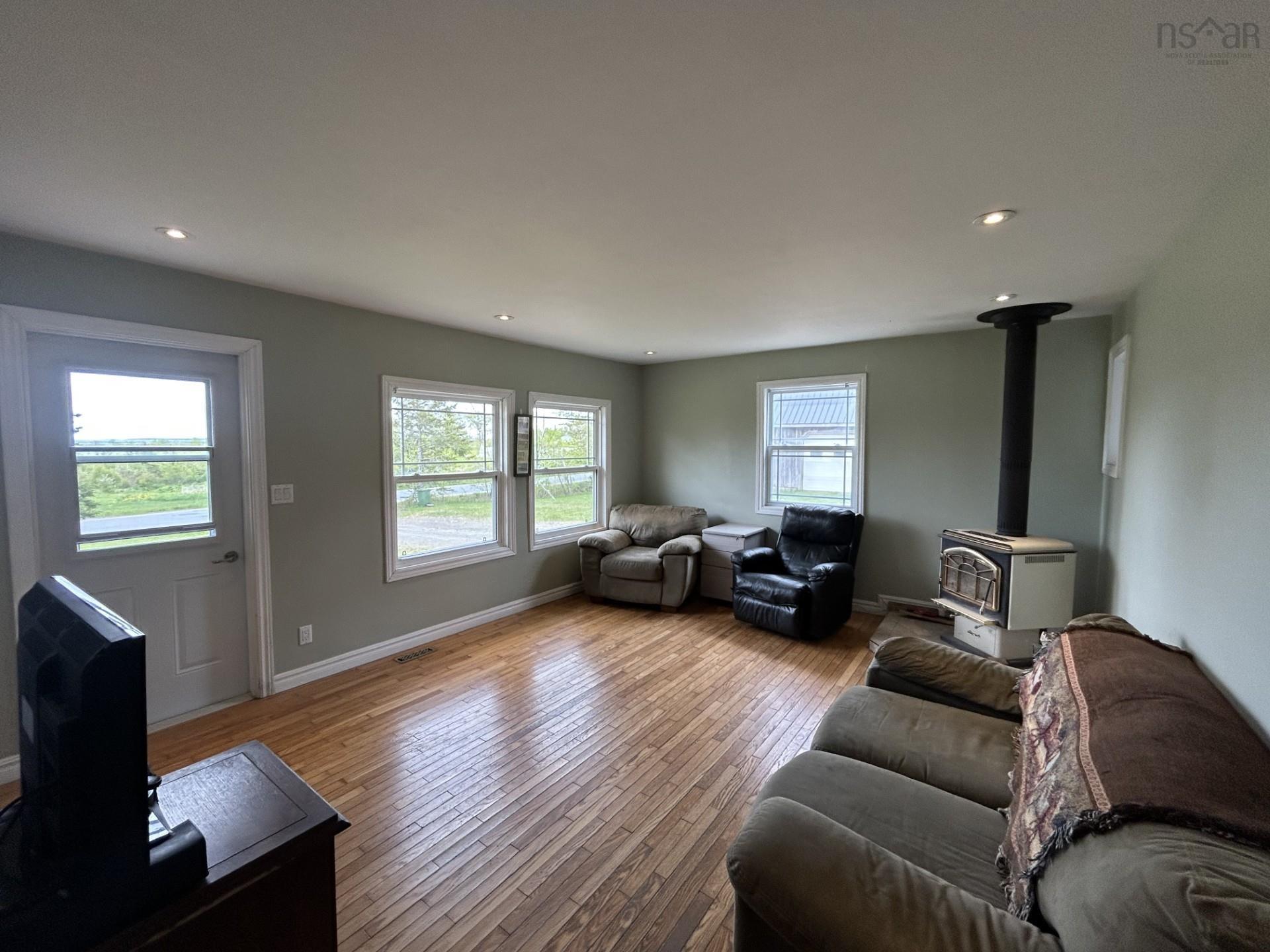 $324,900.00: 931 Newtonville Road, Forest Hill