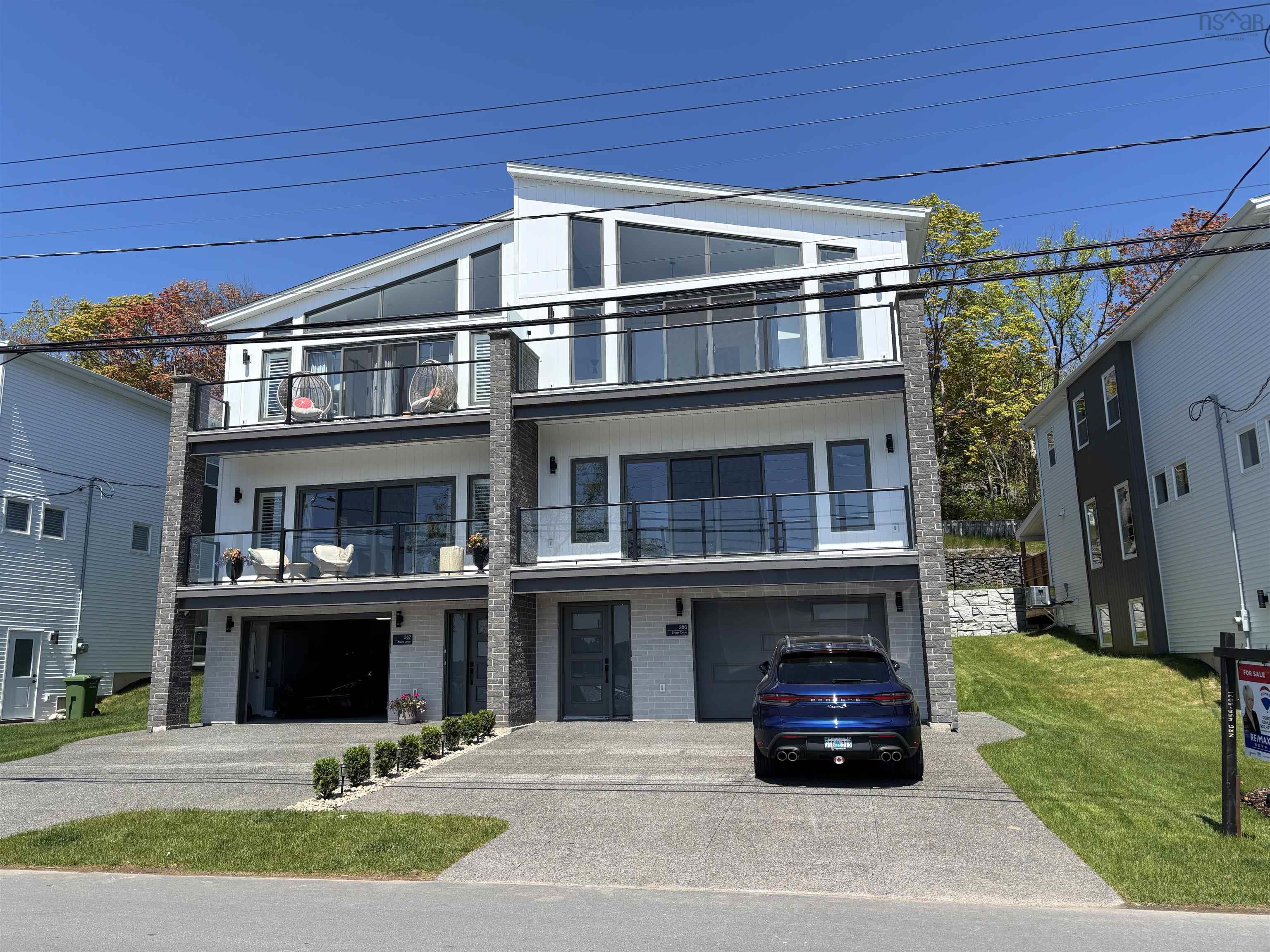 $1,399,900.00: 386 Shore Drive, Bedford