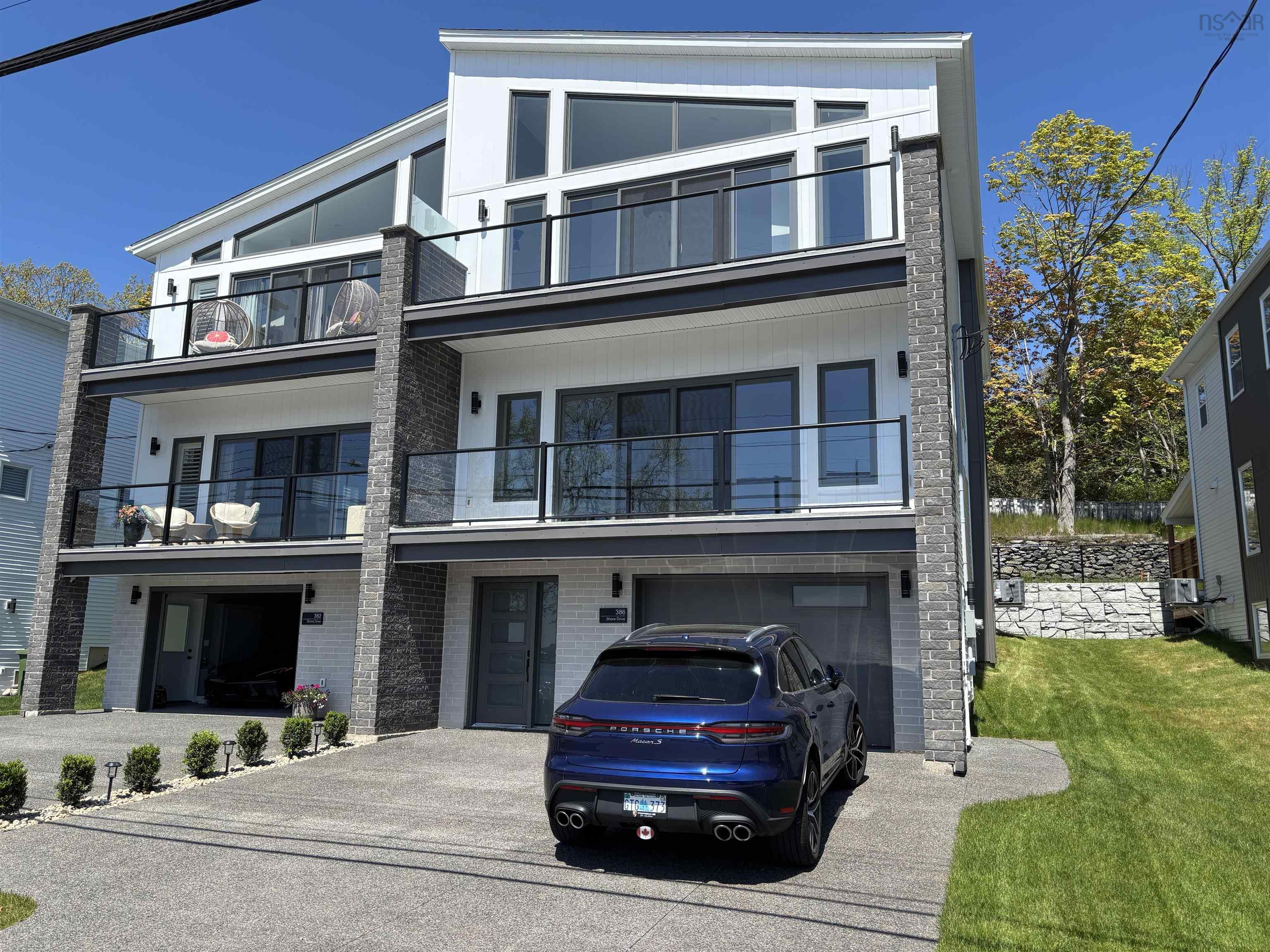 $1,399,900.00: 386 Shore Drive, Bedford