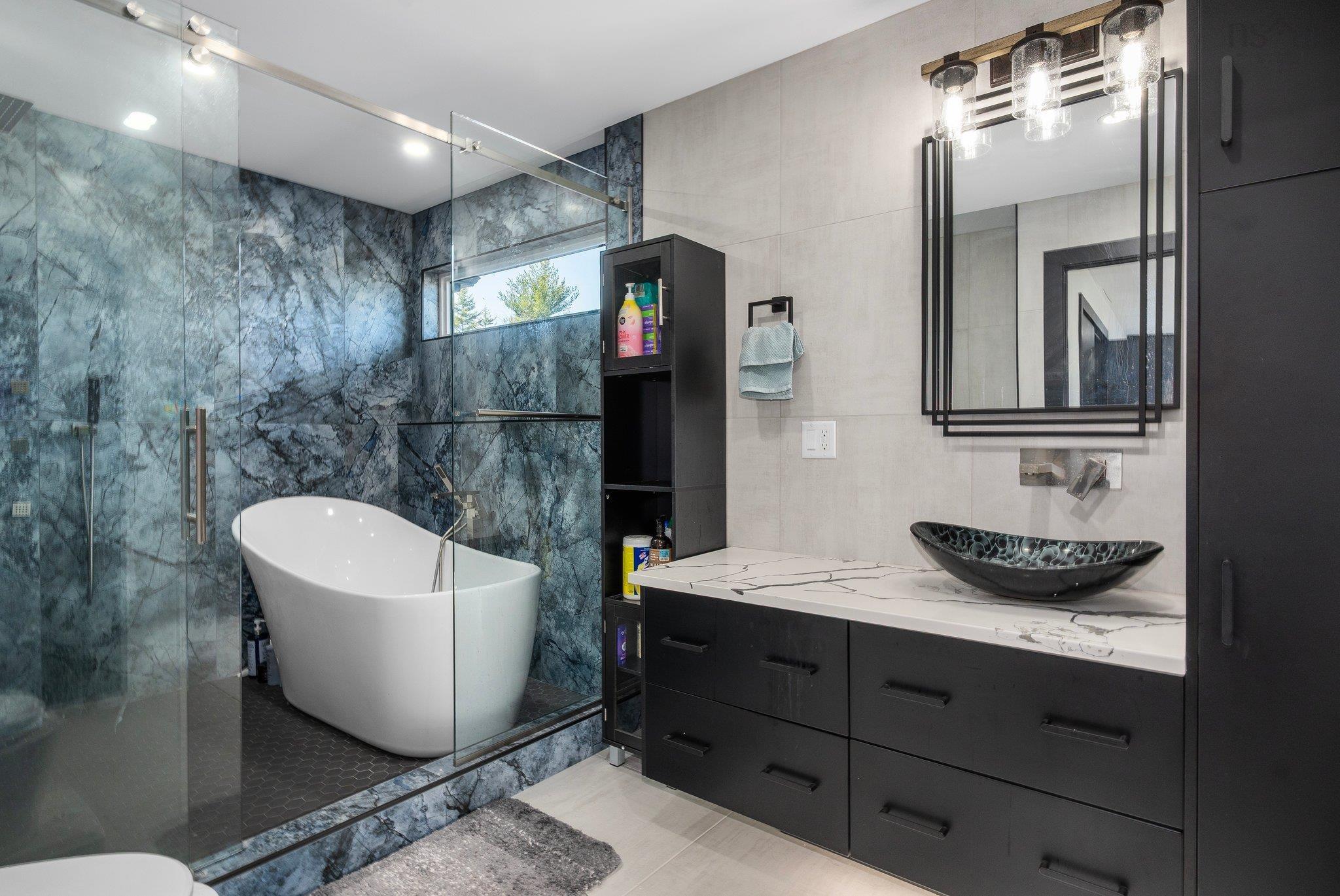 $3,200,000.00: 606 Sandwick Drive, Hammonds Plains