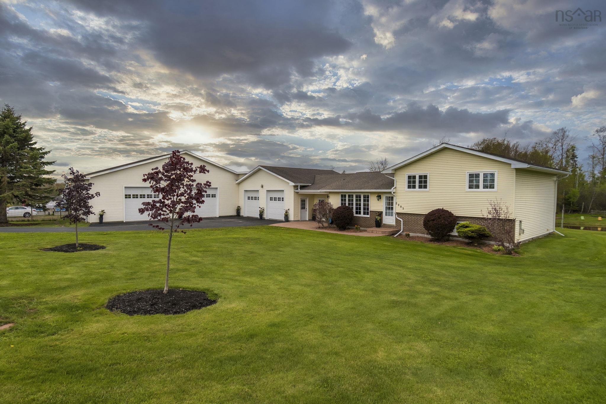 $575,000.00: 2003 Highway 6, River John