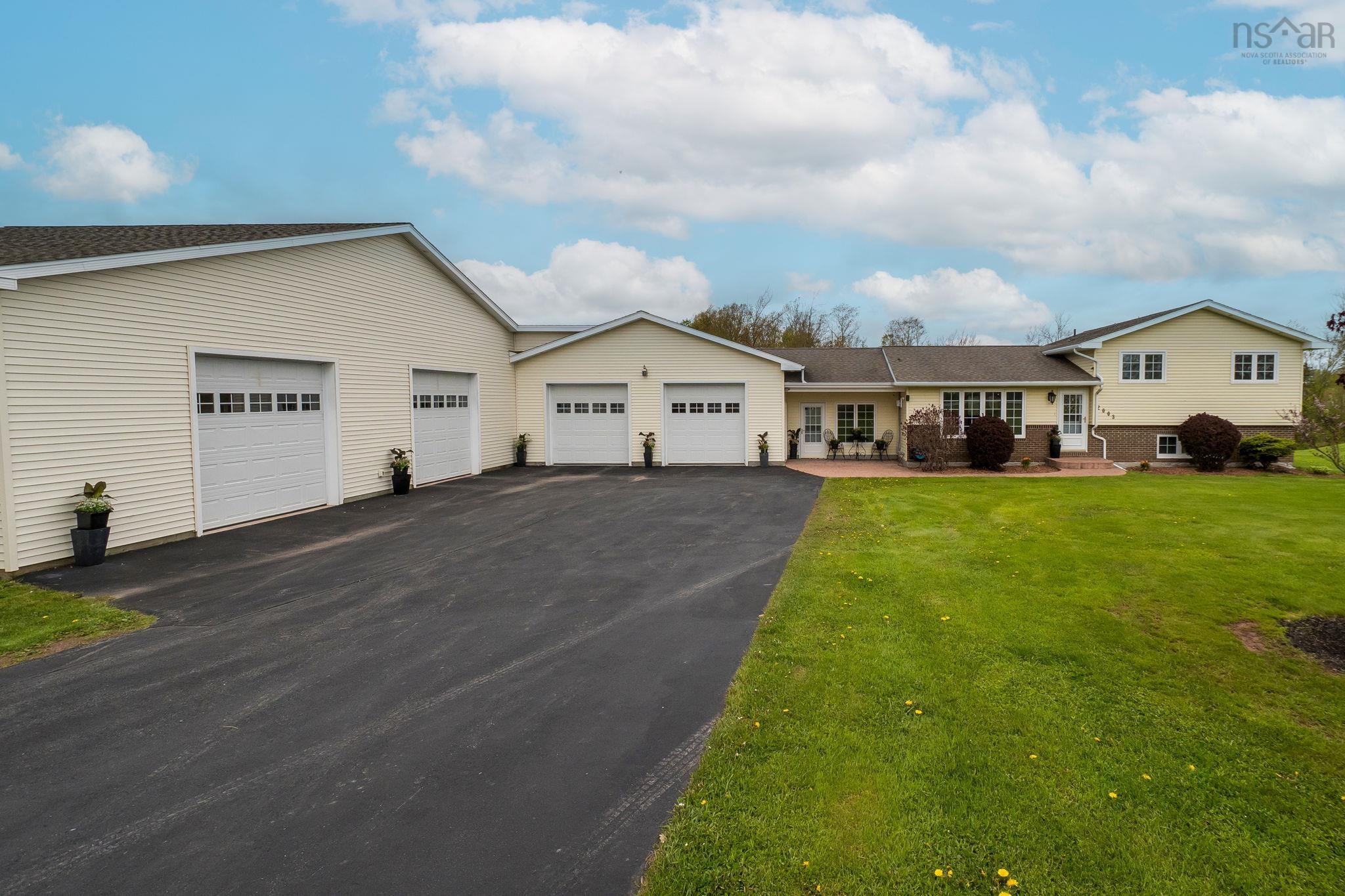 $575,000.00: 2003 Highway 6, River John