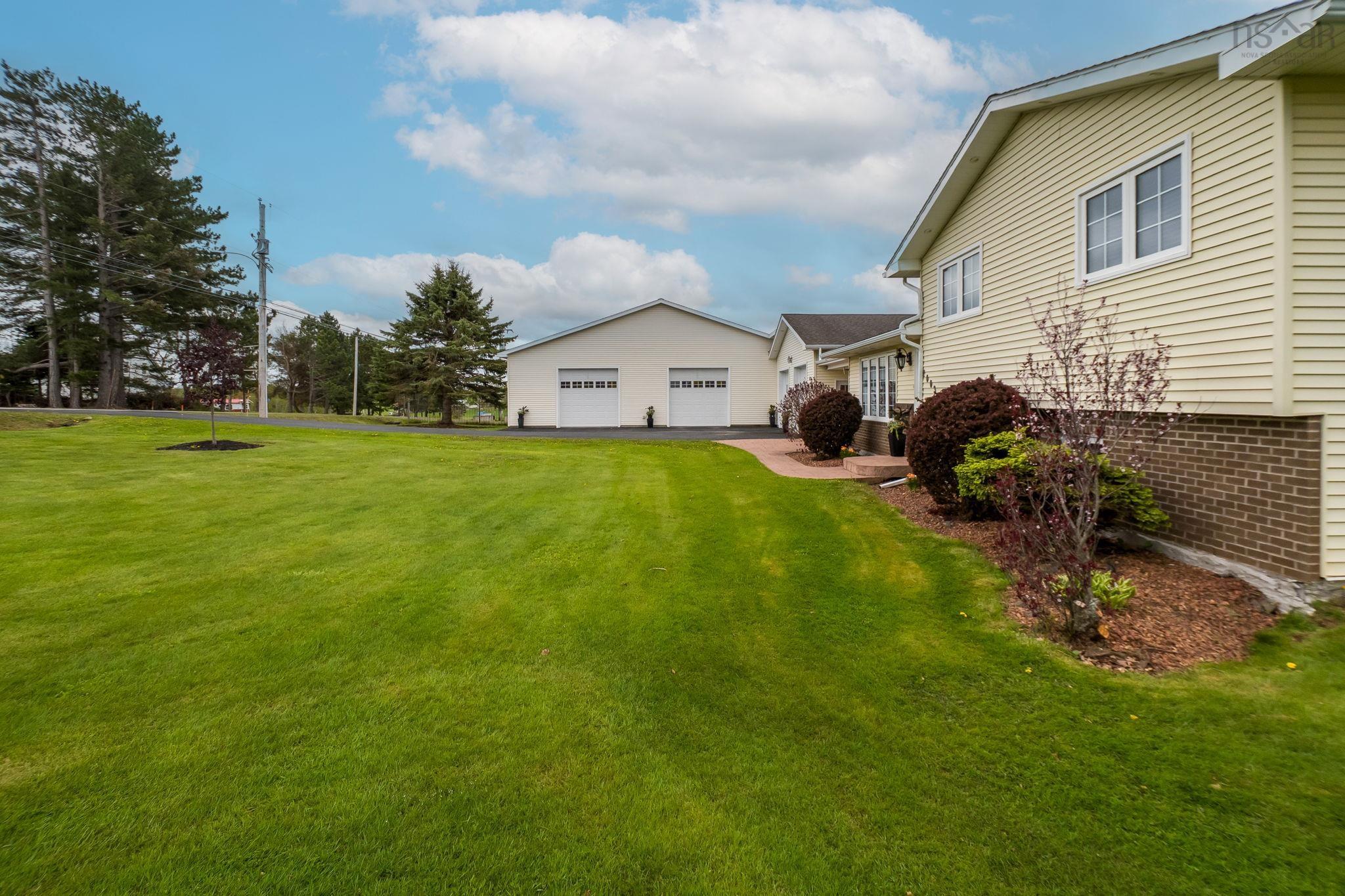 $575,000.00: 2003 Highway 6, River John