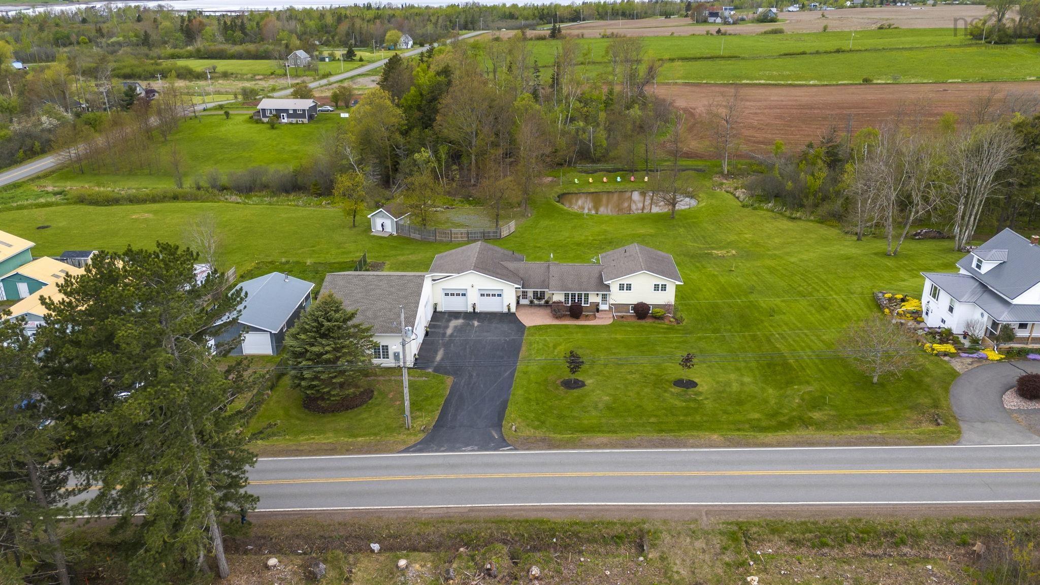 $575,000.00: 2003 Highway 6, River John