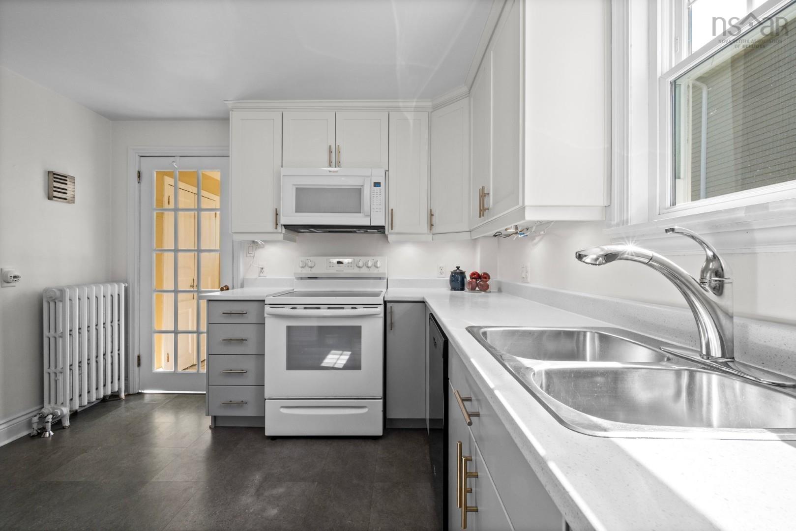 $684,900.00: 7140 Ernst Avenue, Halifax
