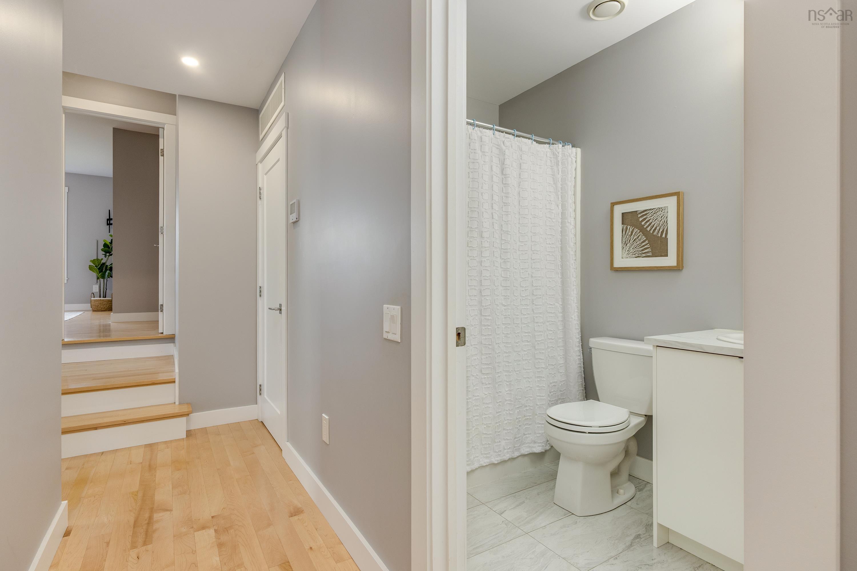 $874,900.00: 61 Larkview Terrace, Bedford