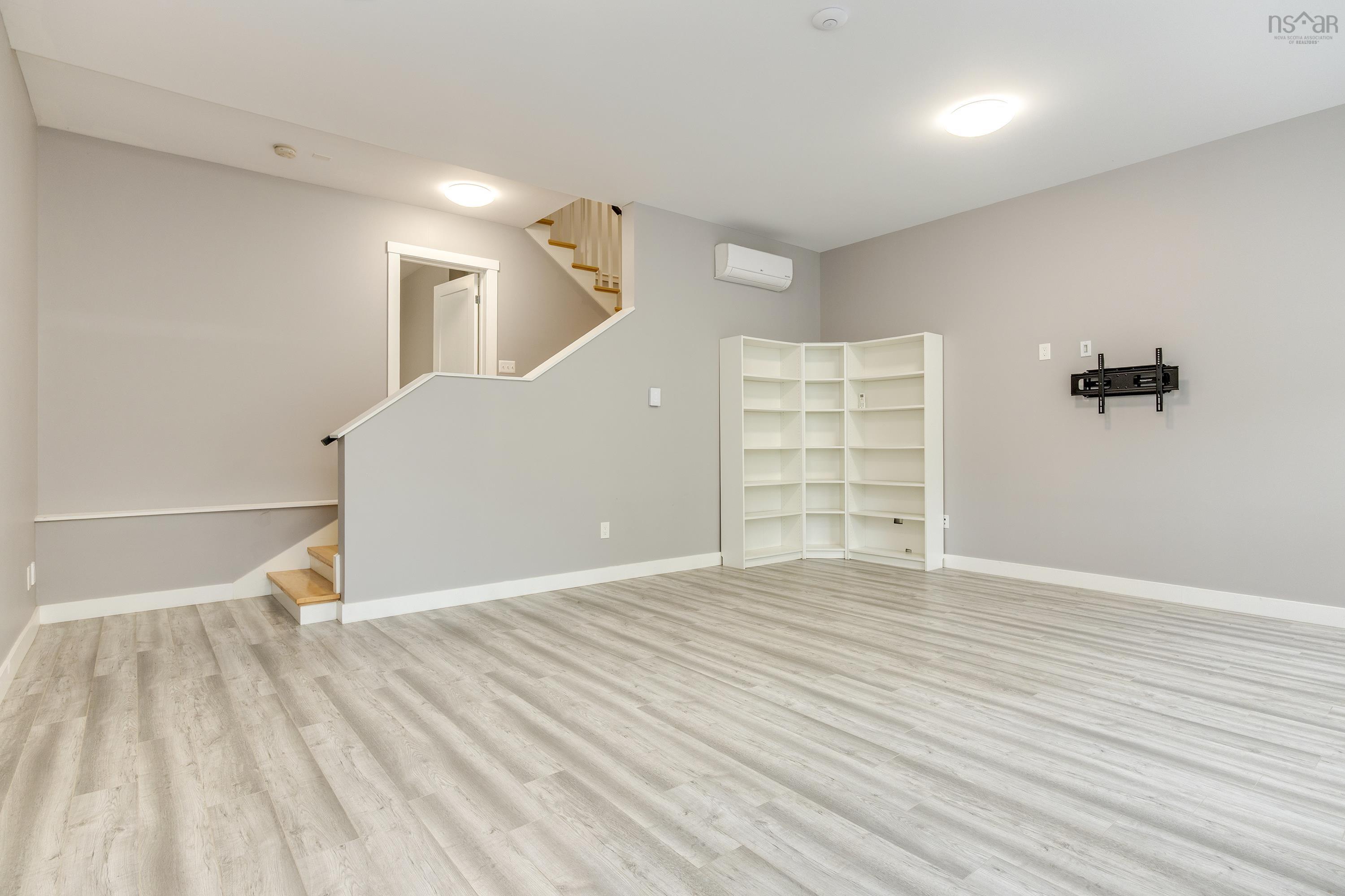 $874,900.00: 61 Larkview Terrace, Bedford