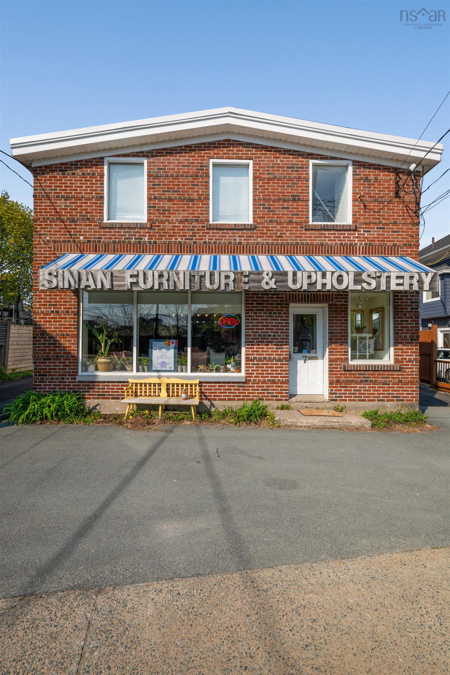 $1,199,000.00: 7 Pleasant Street, Dartmouth