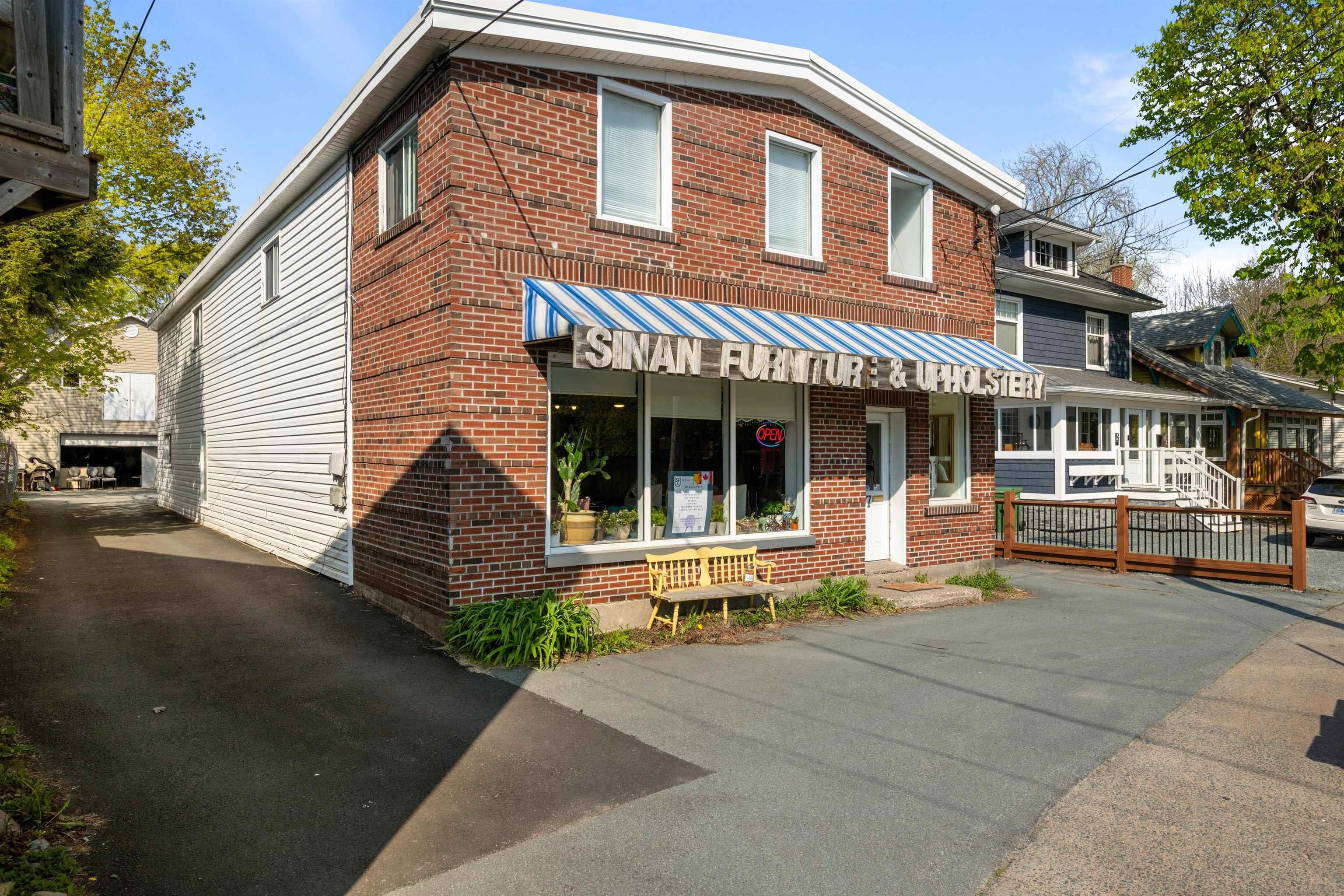 $1,199,000.00: 7 Pleasant Street, Dartmouth