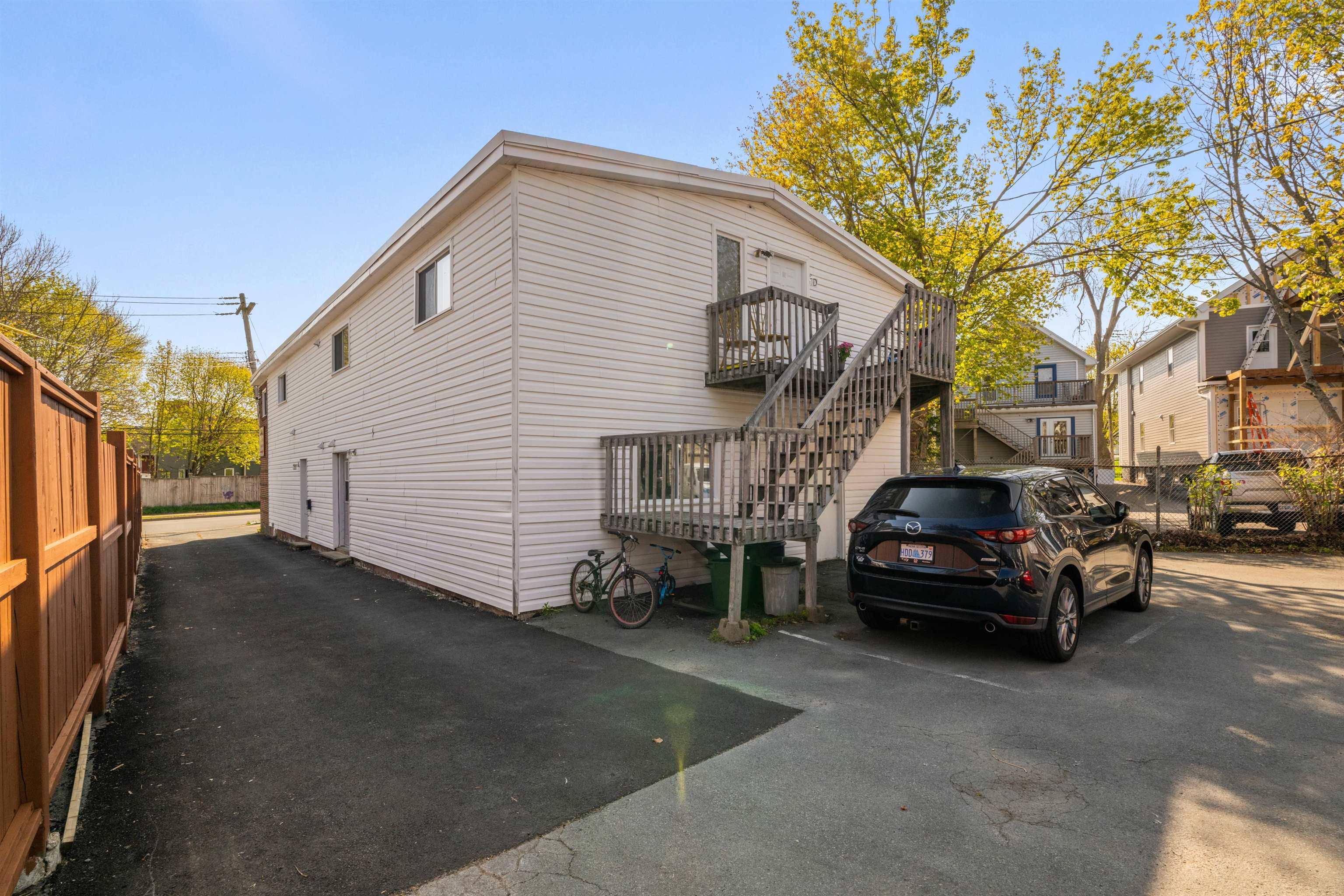 $1,199,000.00: 7 Pleasant Street, Dartmouth