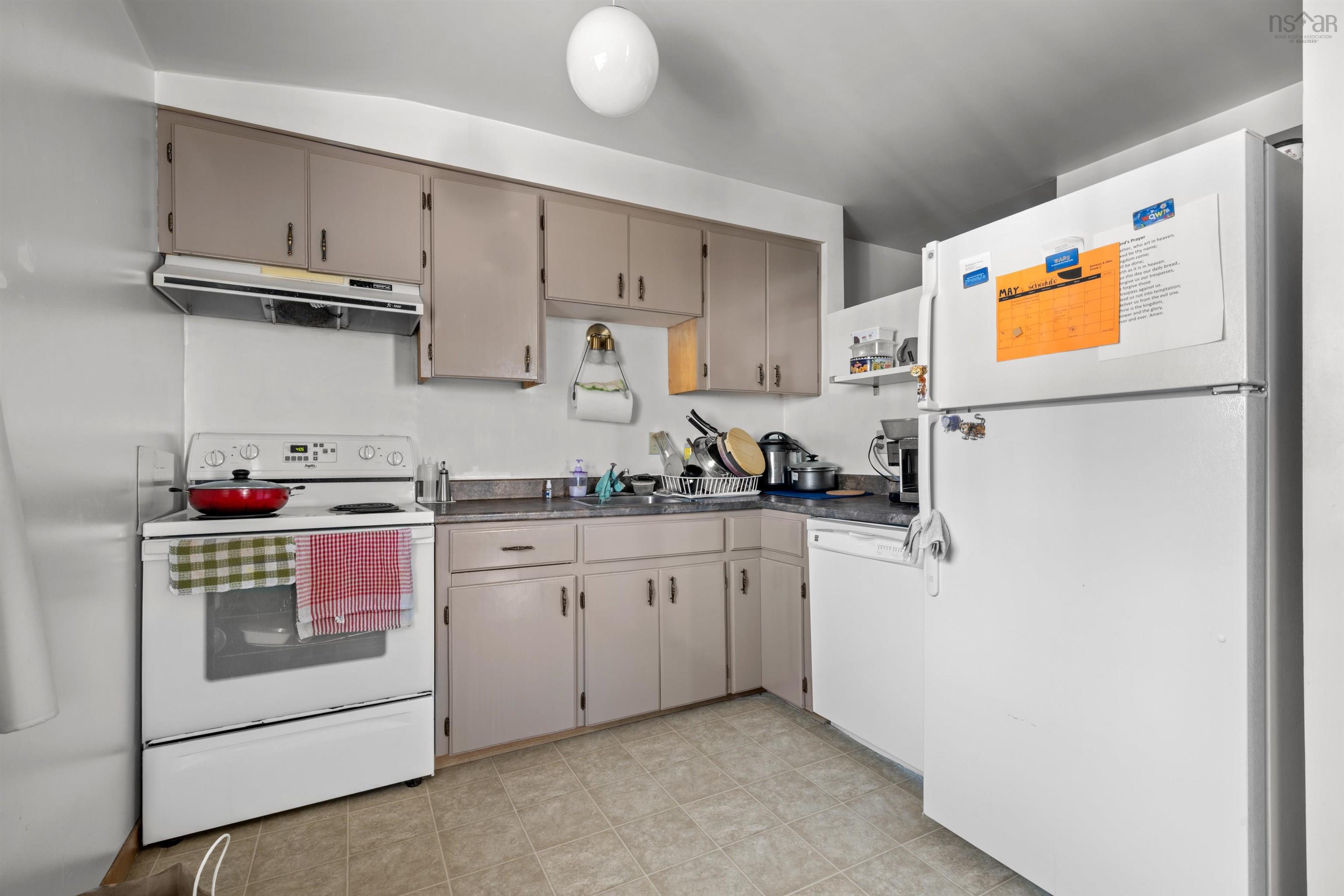 $1,199,000.00: 7 Pleasant Street, Dartmouth