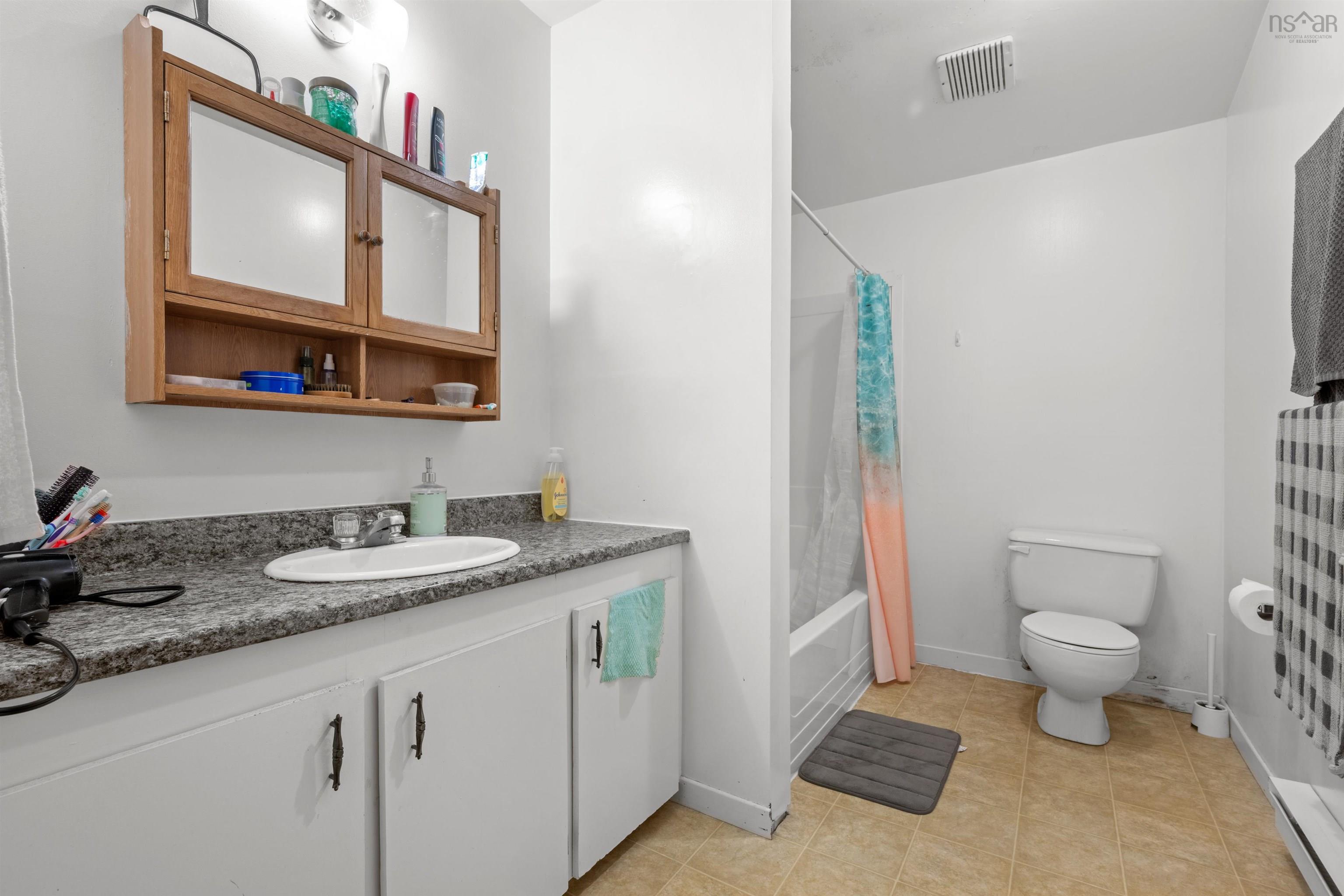 $1,199,000.00: 7 Pleasant Street, Dartmouth