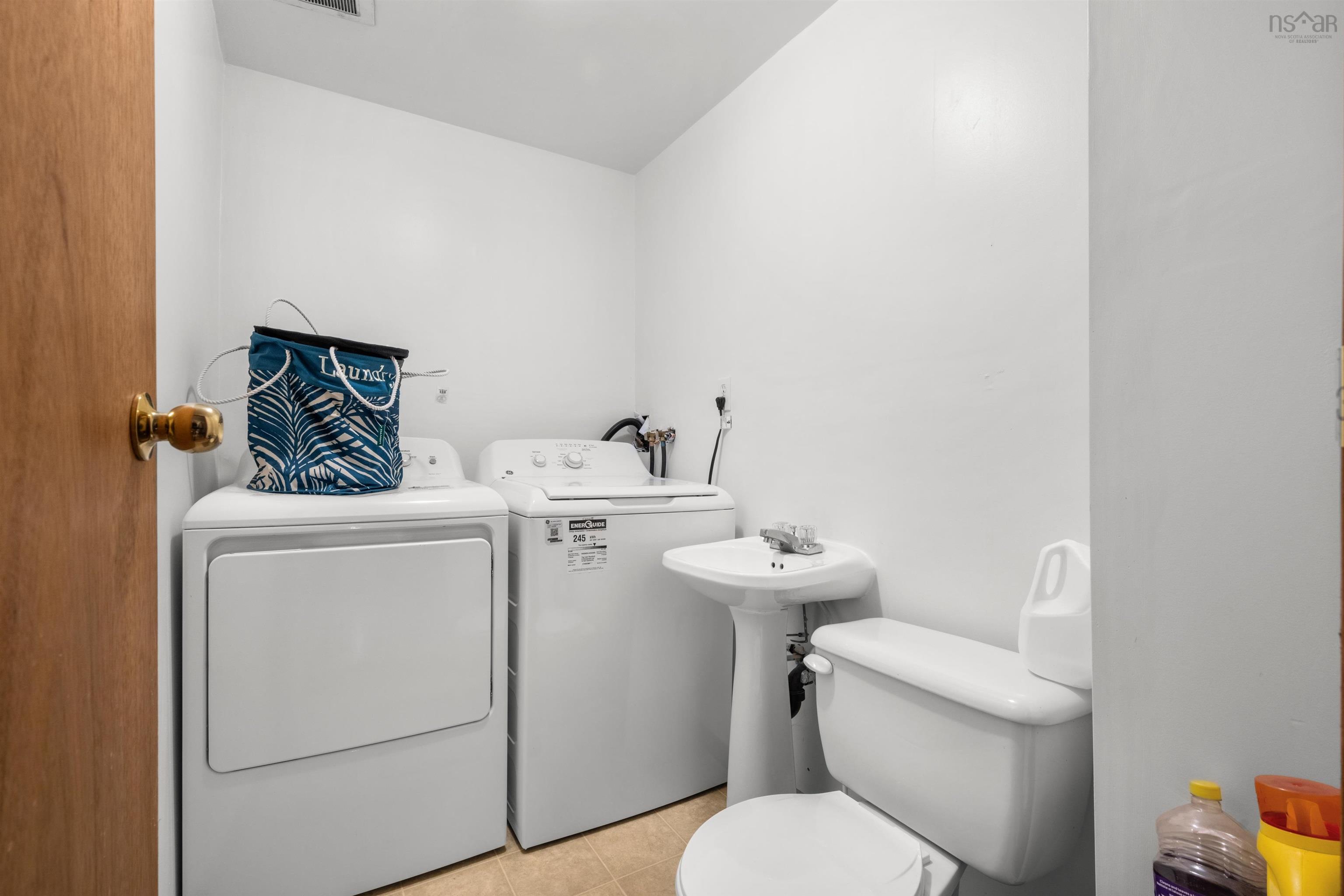 $1,199,000.00: 7 Pleasant Street, Dartmouth