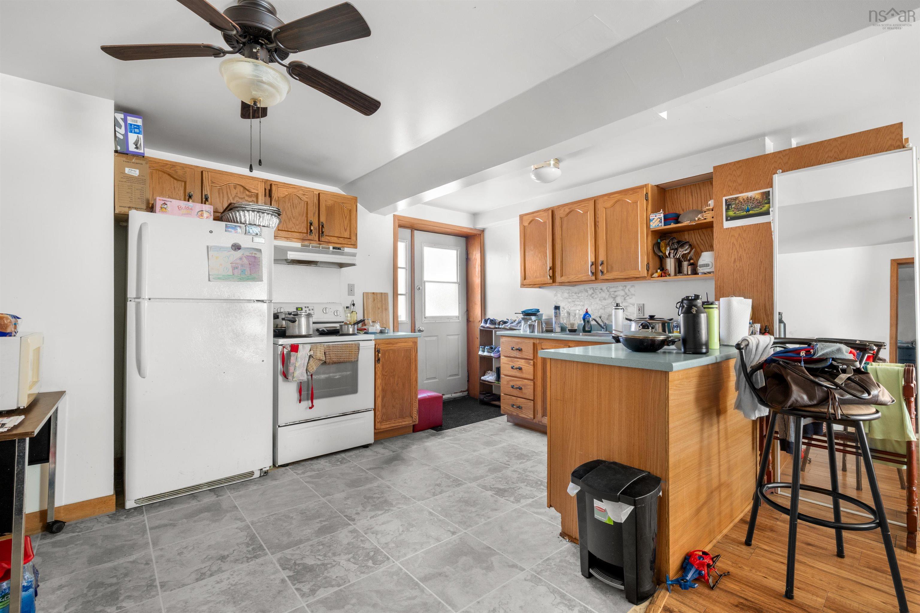 $1,199,000.00: 7 Pleasant Street, Dartmouth