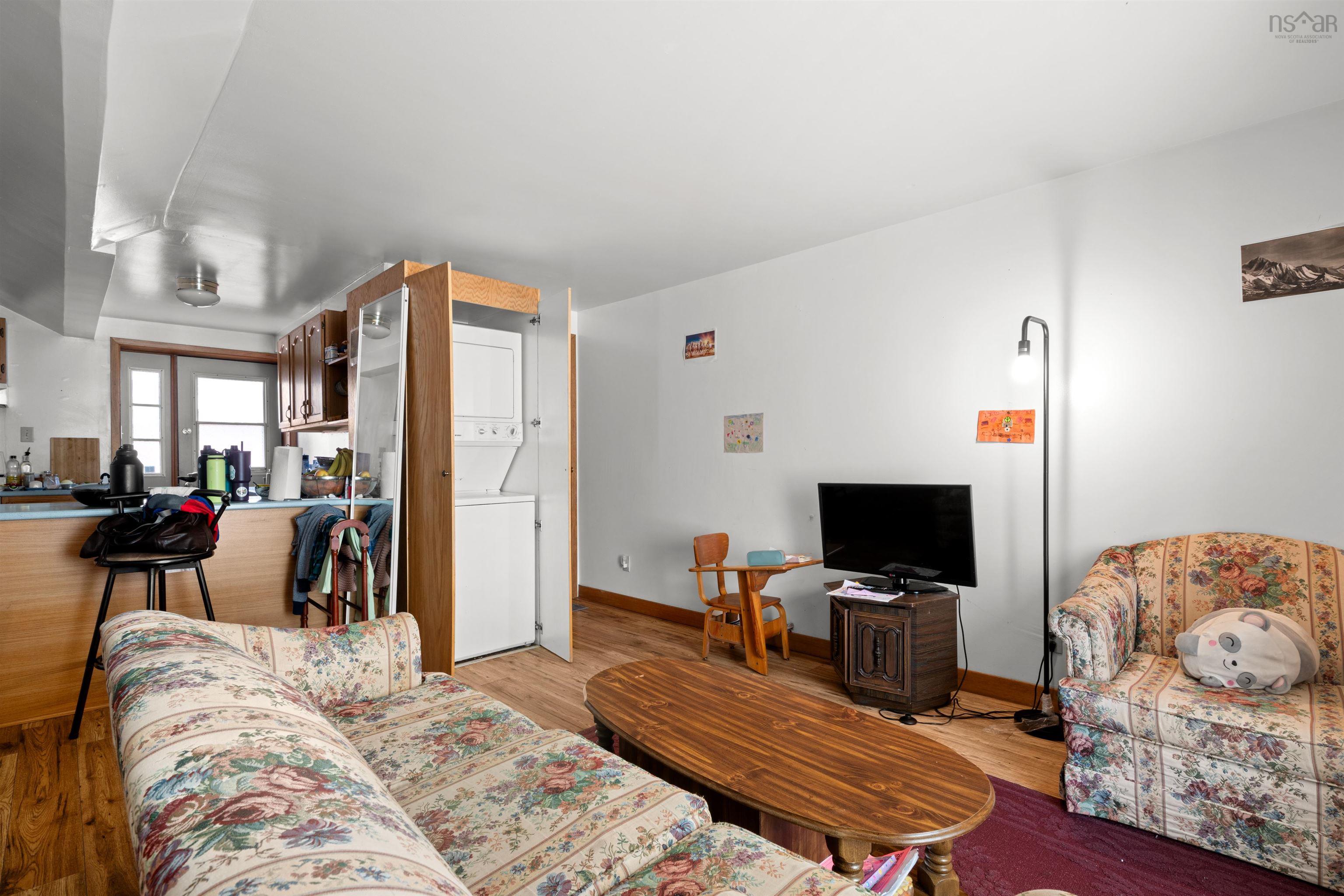 $1,199,000.00: 7 Pleasant Street, Dartmouth