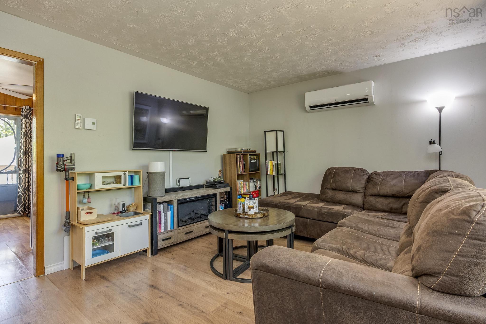 $325,000.00: 110 Hall Road, South Greenwood