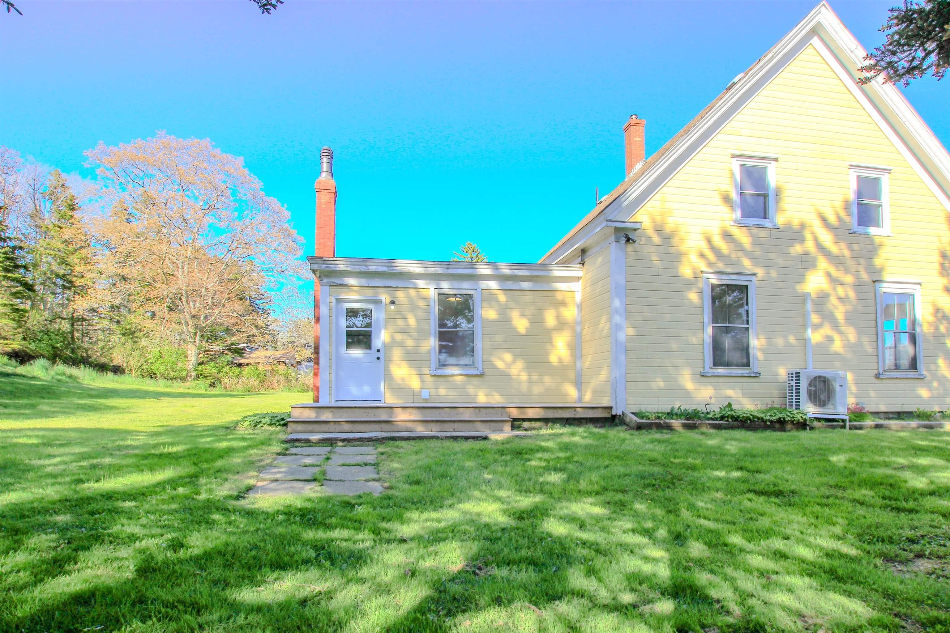 $395,000.00: 332 3442 Highway 332, Rose Bay