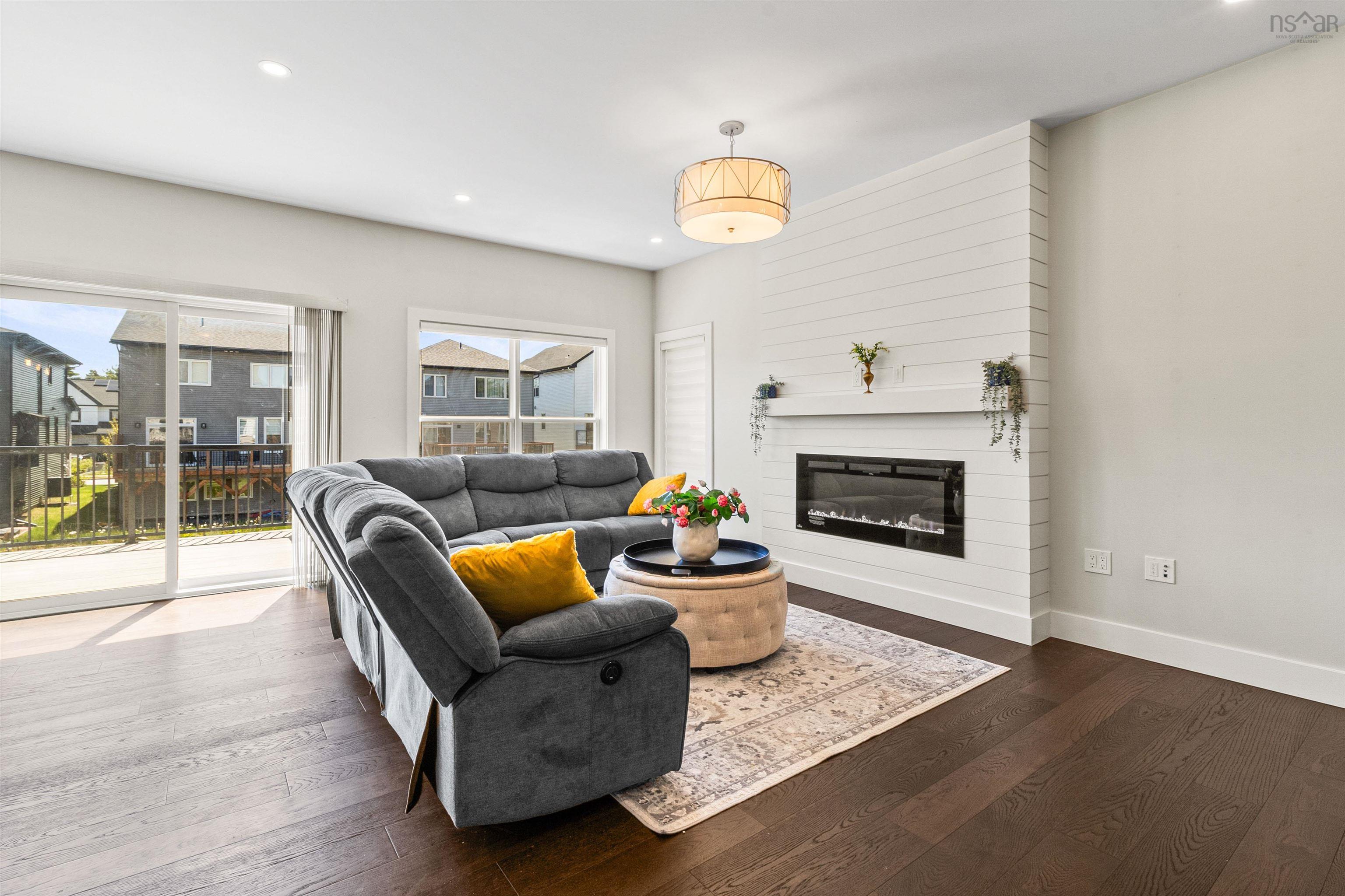 $949,000.00: 40 Talus Avenue, Bedford